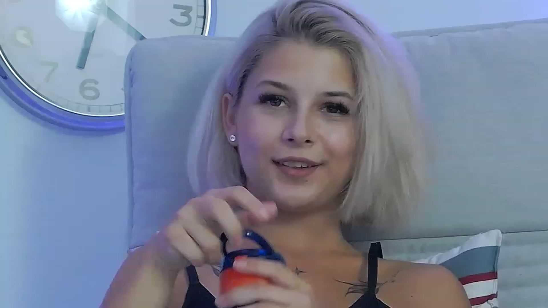 Gallery image thumbnail from DavinaDevine1's myfreecams stream on, 07/19/2023, 23:58 image 1 of 20