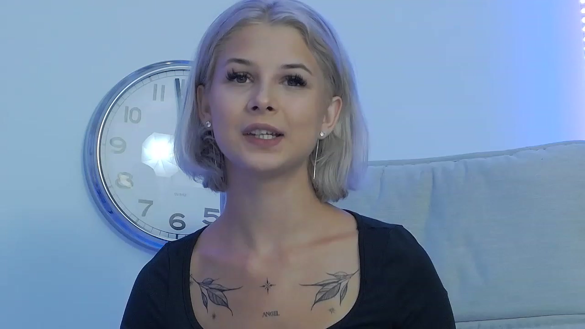 Gallery image thumbnail from DavinaDevine1's myfreecams stream on, 07/23/2023, 22:40 image 1 of 20