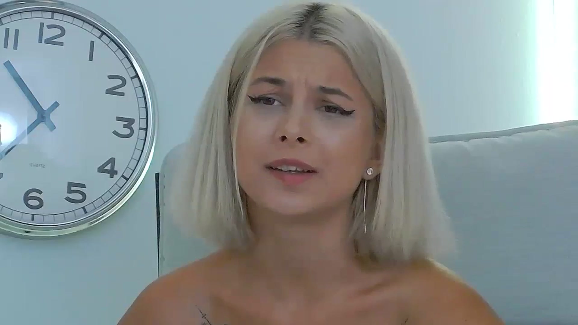 Gallery image thumbnail from DavinaDevine1's myfreecams stream on, 08/13/2023, 01:53 image 19 of 20
