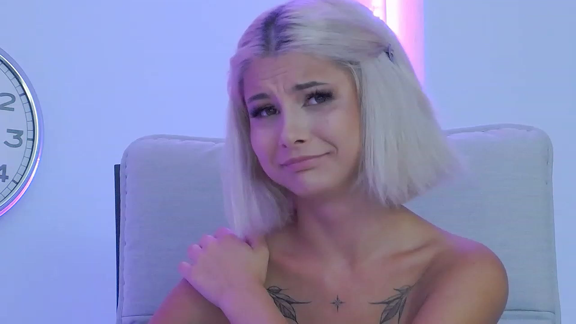 Gallery image thumbnail from DavinaDevine1's myfreecams stream on, 08/15/2023, 02:09 image 9 of 20