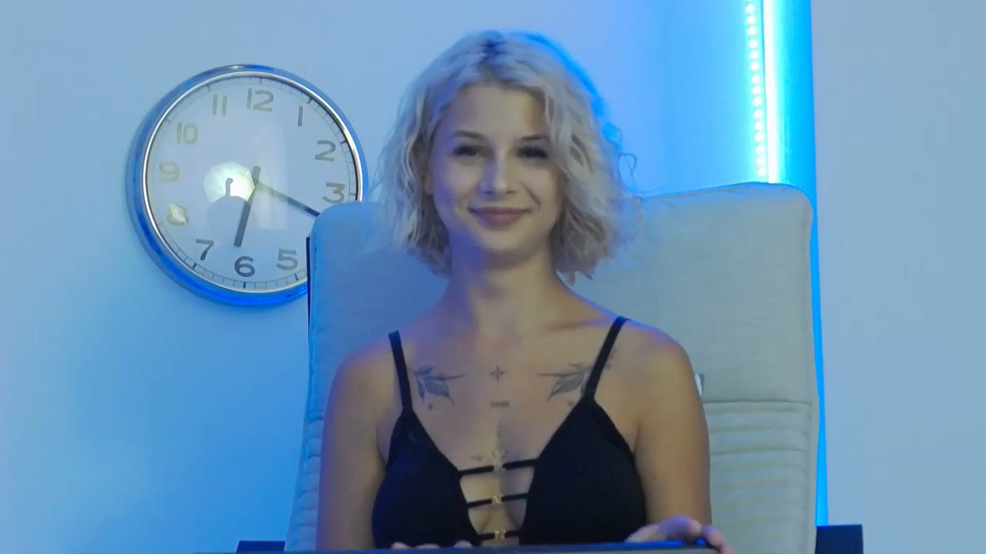 Gallery image thumbnail from DavinaDevine1's myfreecams stream on, 09/10/2023, 21:41 image 2 of 20