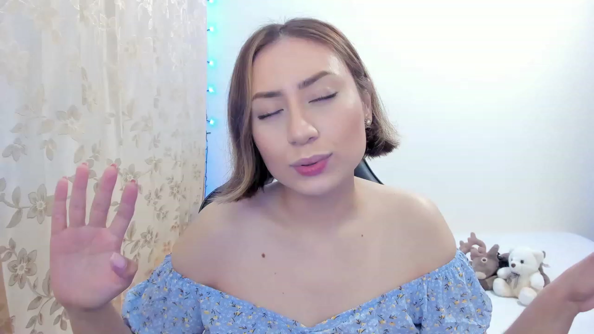 Gallery image thumbnail from Day_Anna's myfreecams stream on, 11/26/2022, 01:24 image 6 of 20