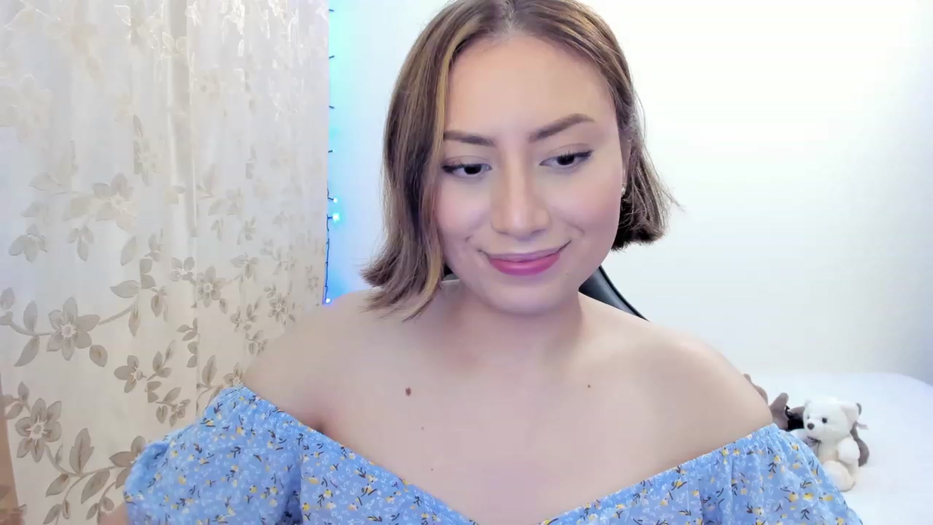 Gallery image thumbnail from Day_Anna's myfreecams stream on, 11/26/2022, 01:24 image 15 of 20