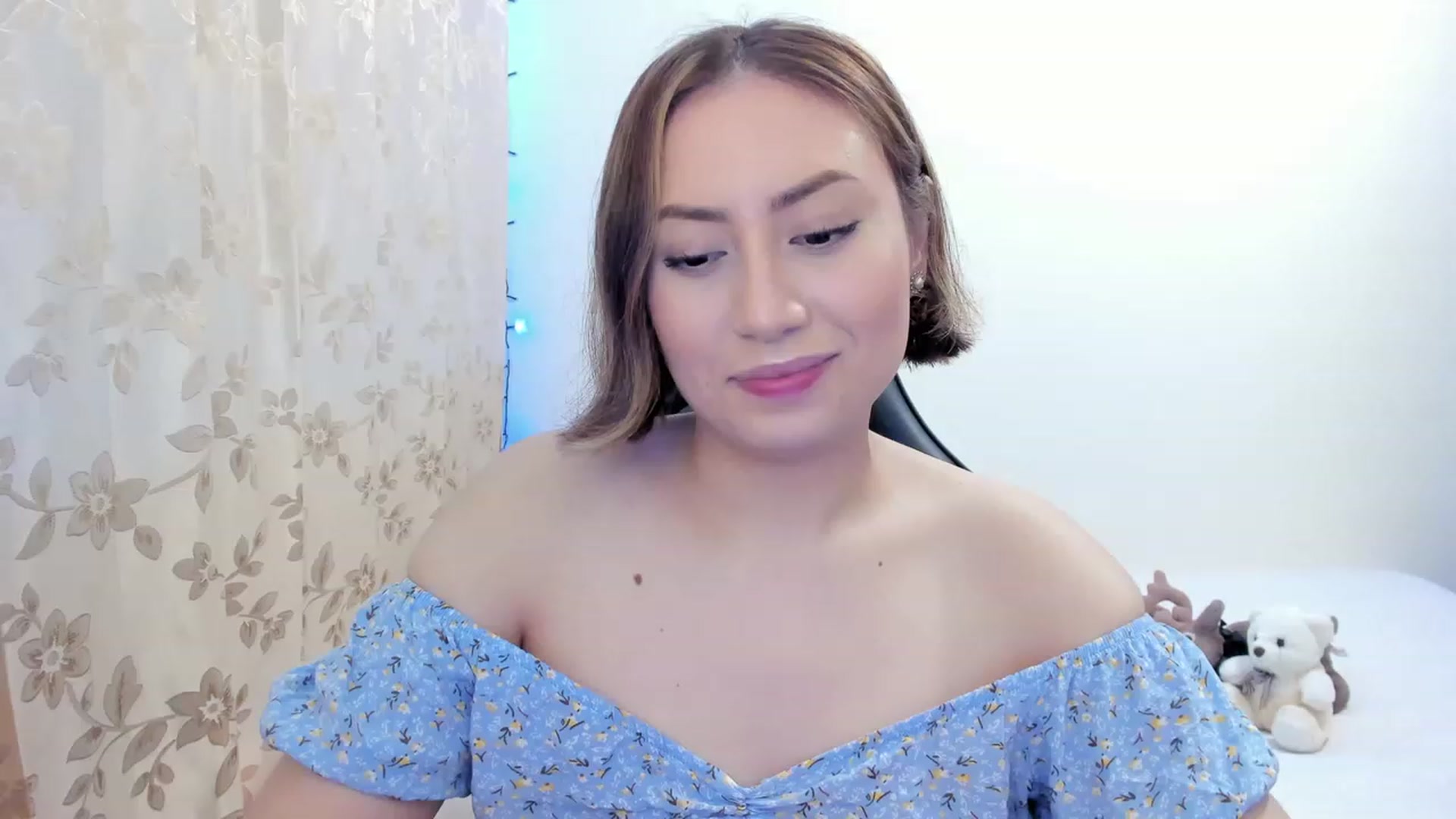 Gallery image thumbnail from Day_Anna's myfreecams stream on, 11/26/2022, 01:24 image 4 of 20
