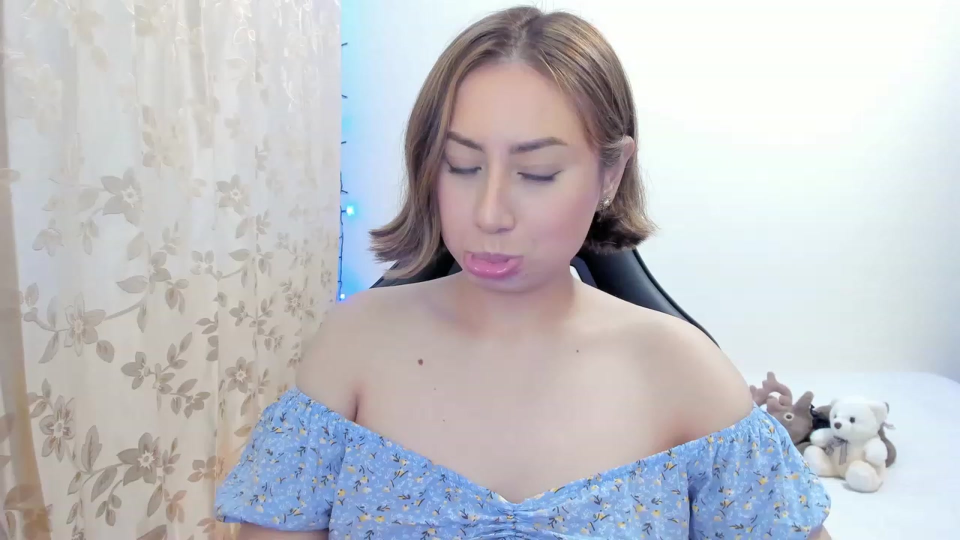 Gallery image thumbnail from Day_Anna's myfreecams stream on, 11/24/2022, 17:38 image 11 of 20