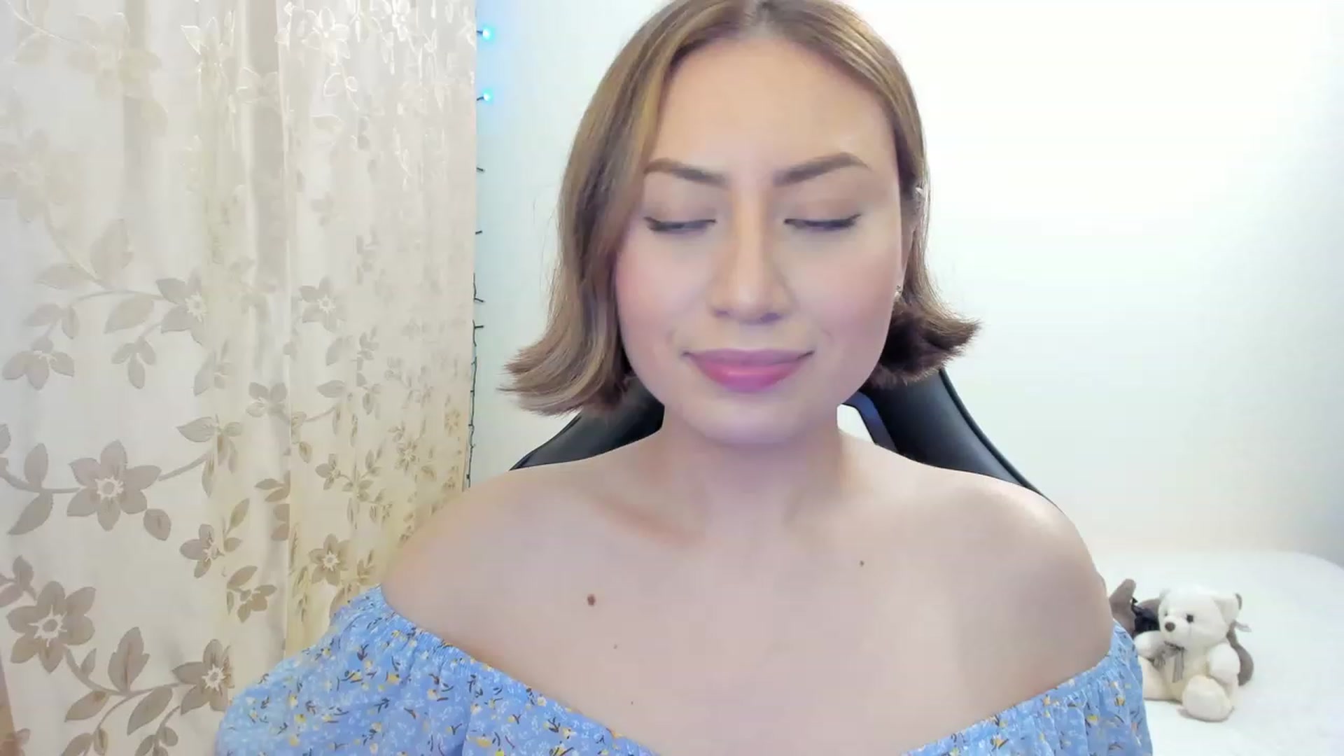 Gallery image thumbnail from Day_Anna's myfreecams stream on, 11/24/2022, 18:06 image 11 of 20