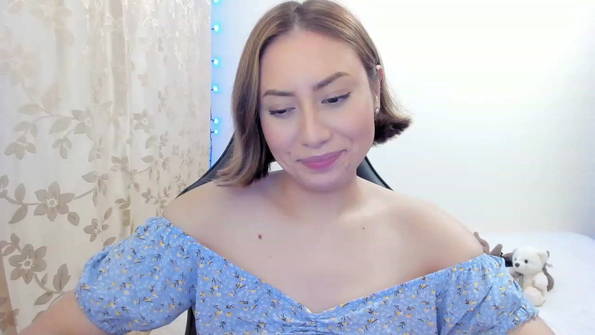 Gallery image thumbnail from Day_Anna's myfreecams stream on, 11/24/2022, 18:51 image 9 of 20