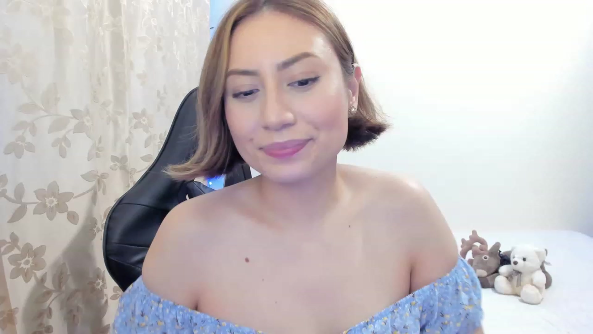 Gallery image thumbnail from Day_Anna's myfreecams stream on, 11/24/2022, 18:51 image 6 of 20
