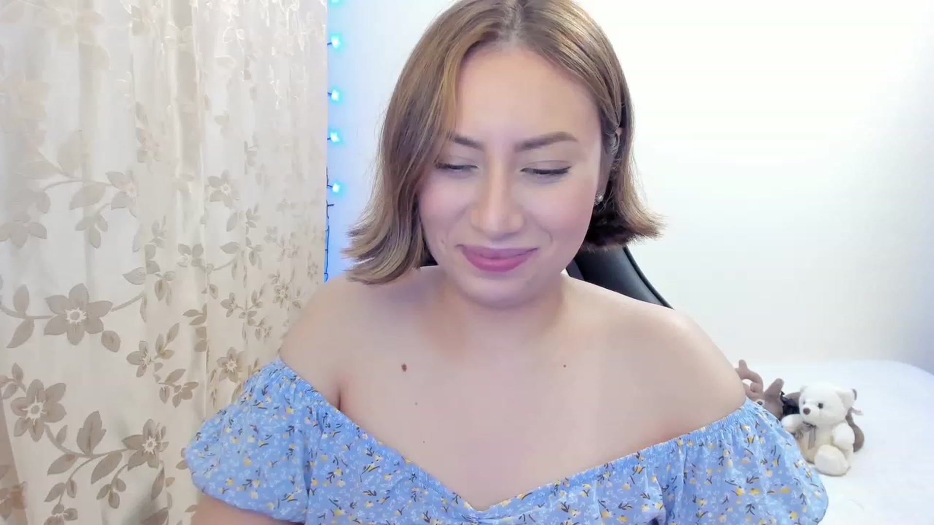 Gallery image thumbnail from Day_Anna's myfreecams stream on, 11/24/2022, 19:25 image 8 of 20