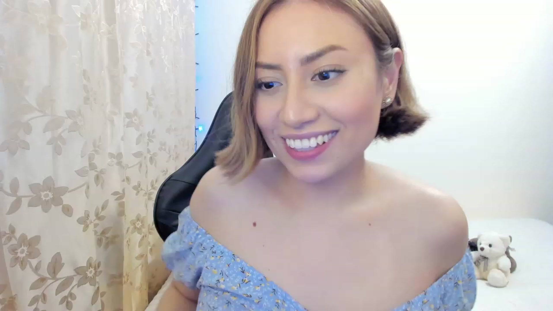 Gallery image thumbnail from Day_Anna's myfreecams stream on, 11/24/2022, 19:25 image 18 of 20