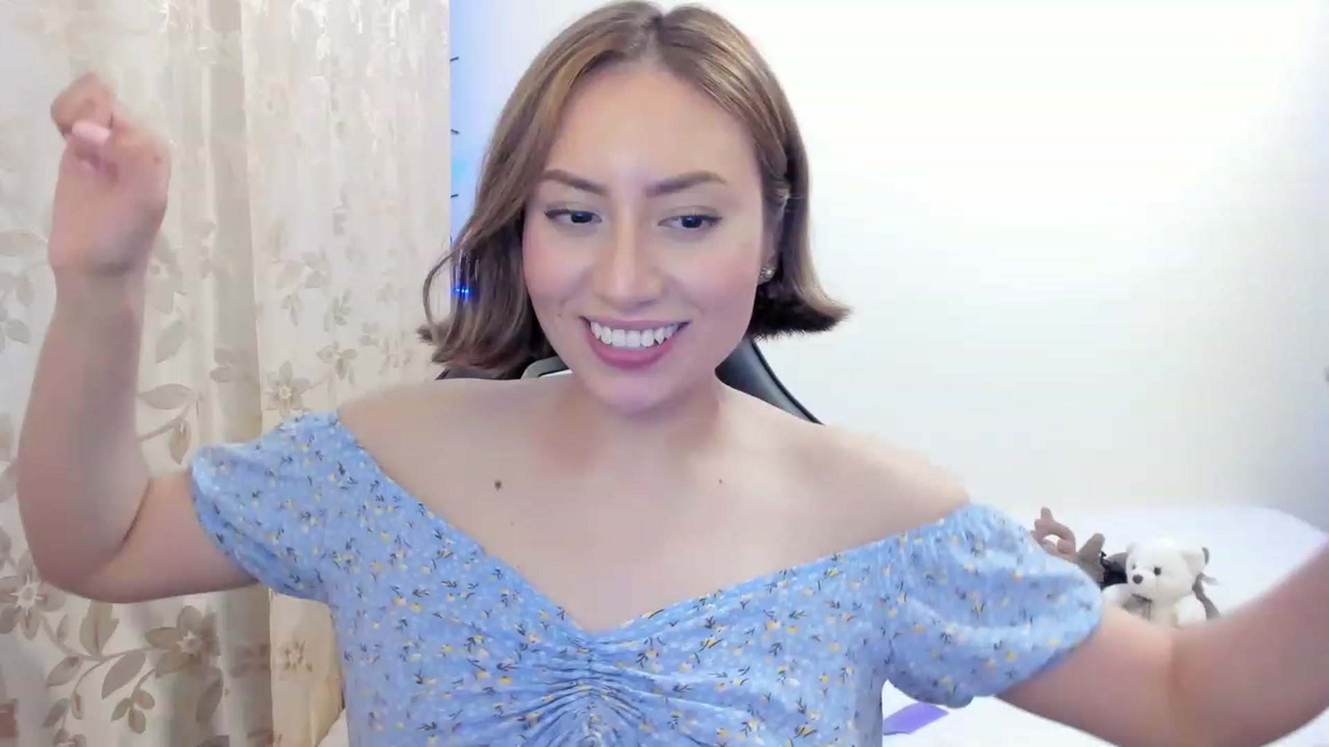 Gallery image thumbnail from Day_Anna's myfreecams stream on, 11/24/2022, 22:29 image 19 of 20