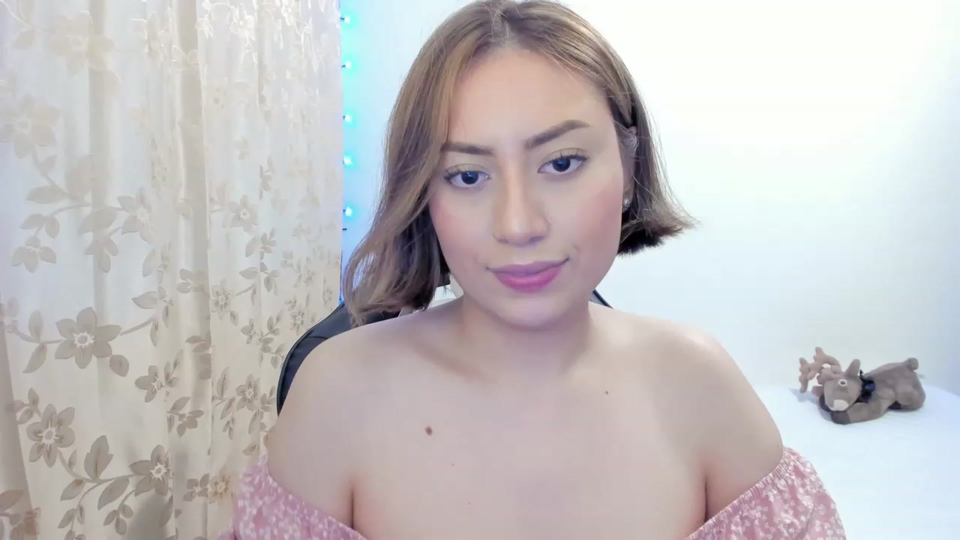 Gallery image thumbnail from Day_Anna's myfreecams stream on, 11/25/2022, 18:25 image 12 of 20