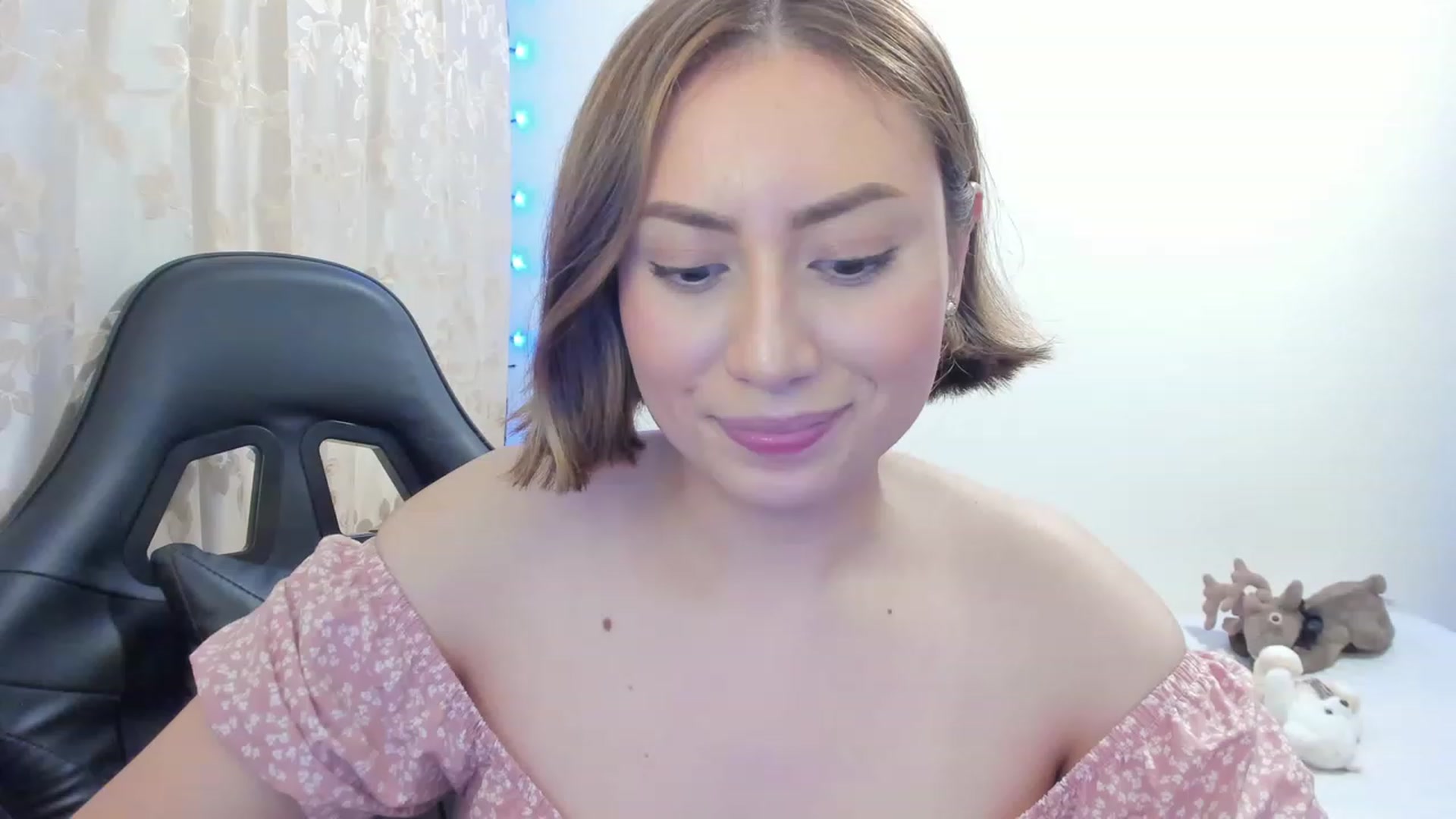 Gallery image thumbnail from Day_Anna's myfreecams stream on, 11/25/2022, 21:55 image 19 of 20