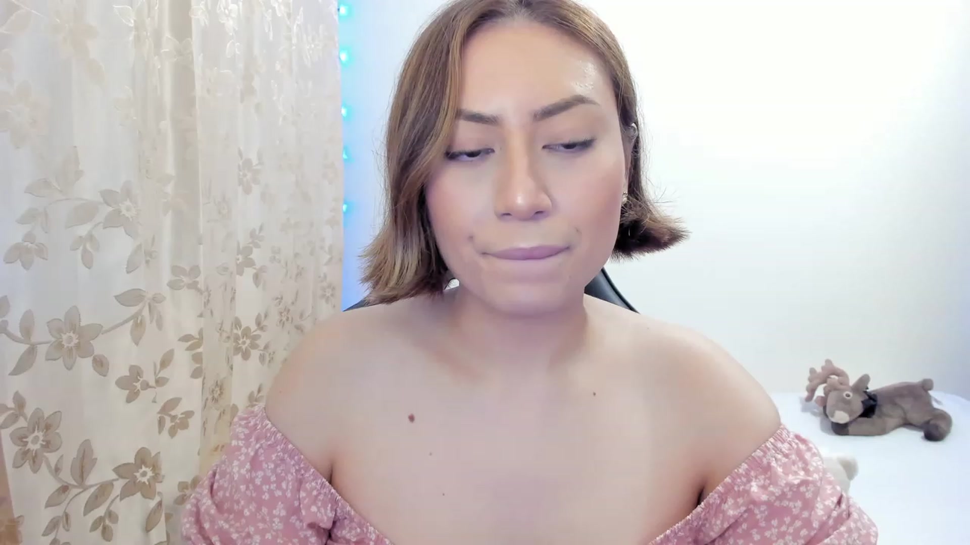Gallery image thumbnail from Day_Anna's myfreecams stream on, 11/26/2022, 17:00 image 3 of 20