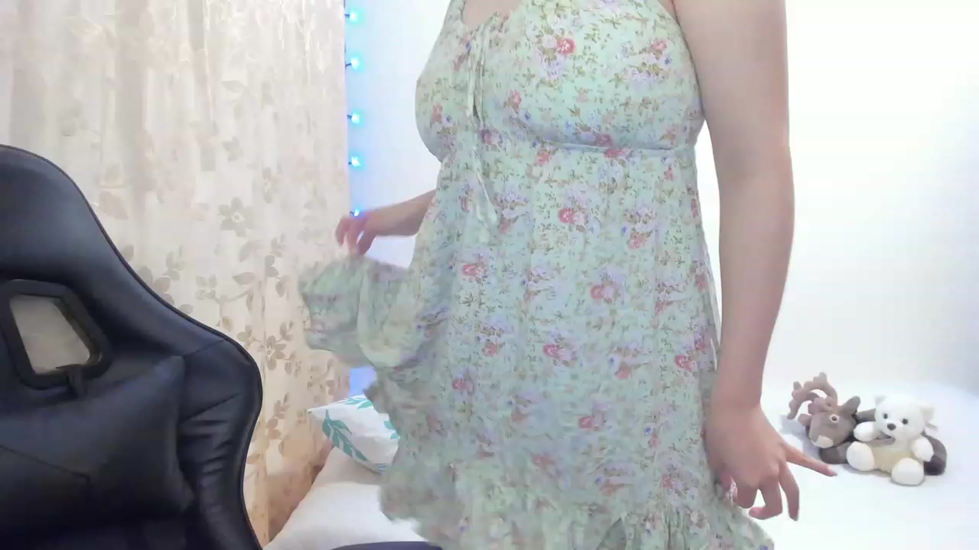 Gallery image thumbnail from Day_Anna's myfreecams stream on, 11/27/2022, 15:37 image 17 of 20