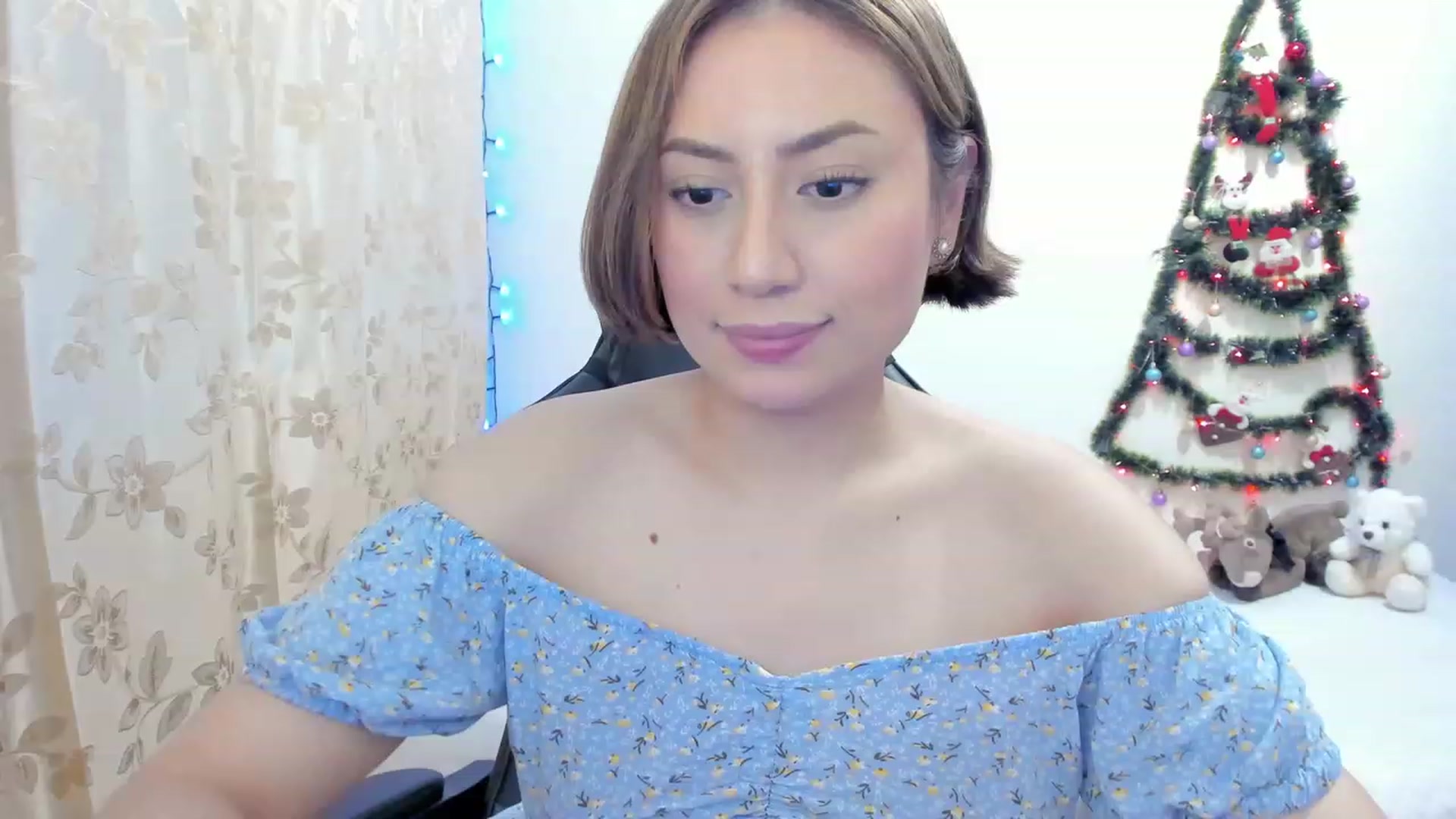 Gallery image thumbnail from Day_Anna's myfreecams stream on, 12/20/2022, 22:15 image 3 of 20