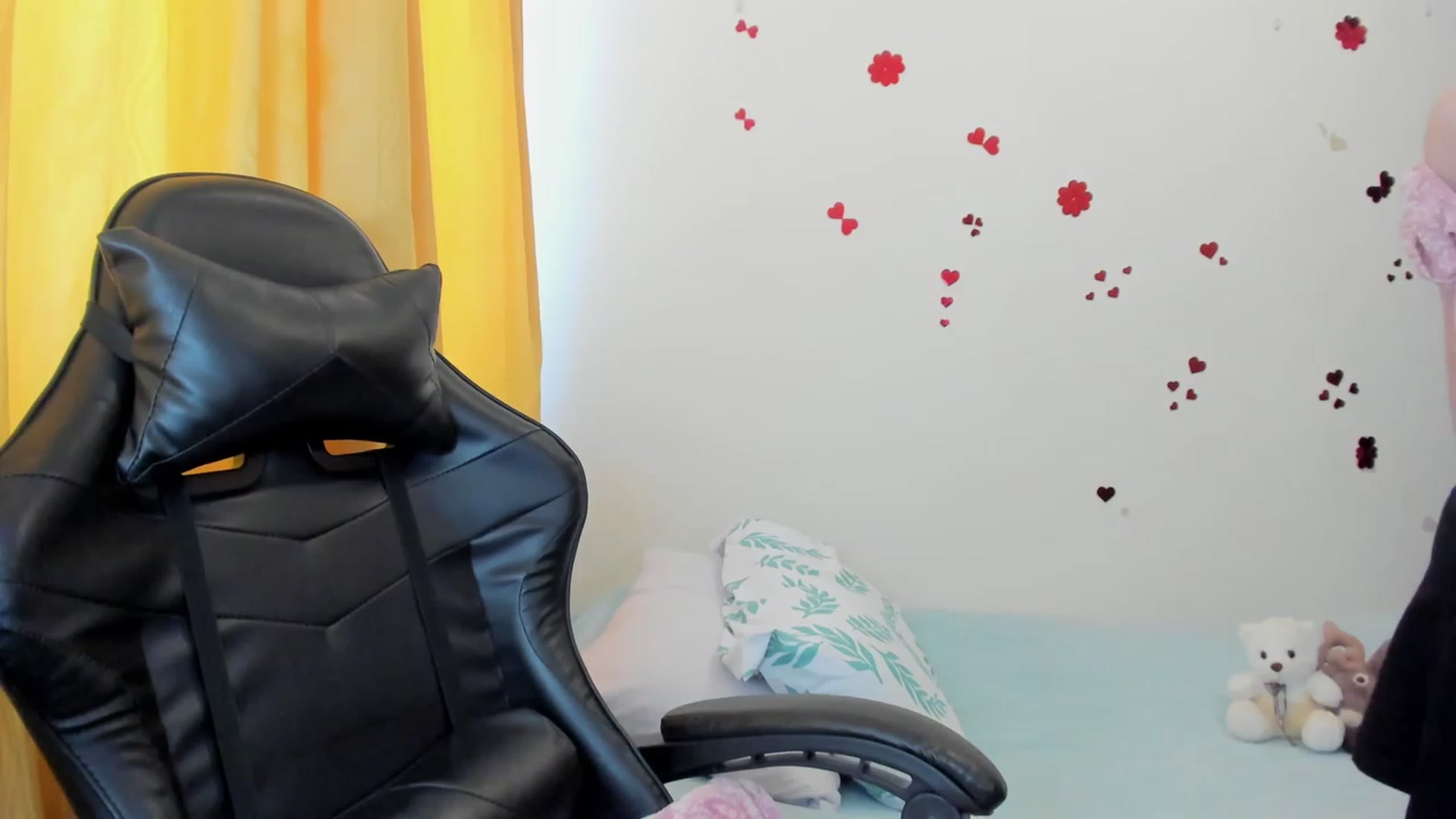 Gallery image thumbnail from Day_Anna's myfreecams stream on, 08/27/2023, 16:50 image 17 of 20