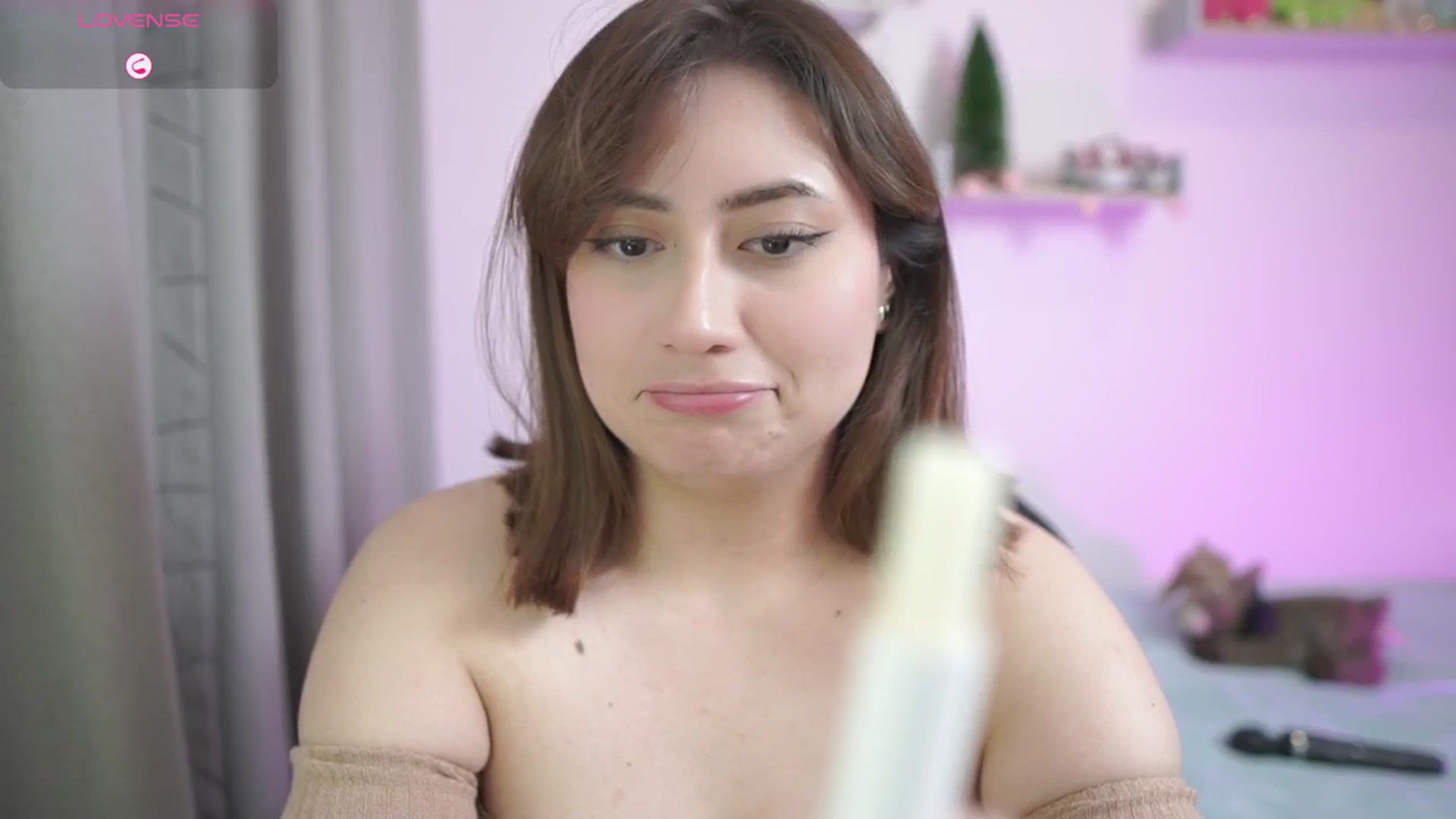 Gallery image thumbnail from Day_Anna's myfreecams stream on, 12/26/2025, 21:26 image 16 of 20