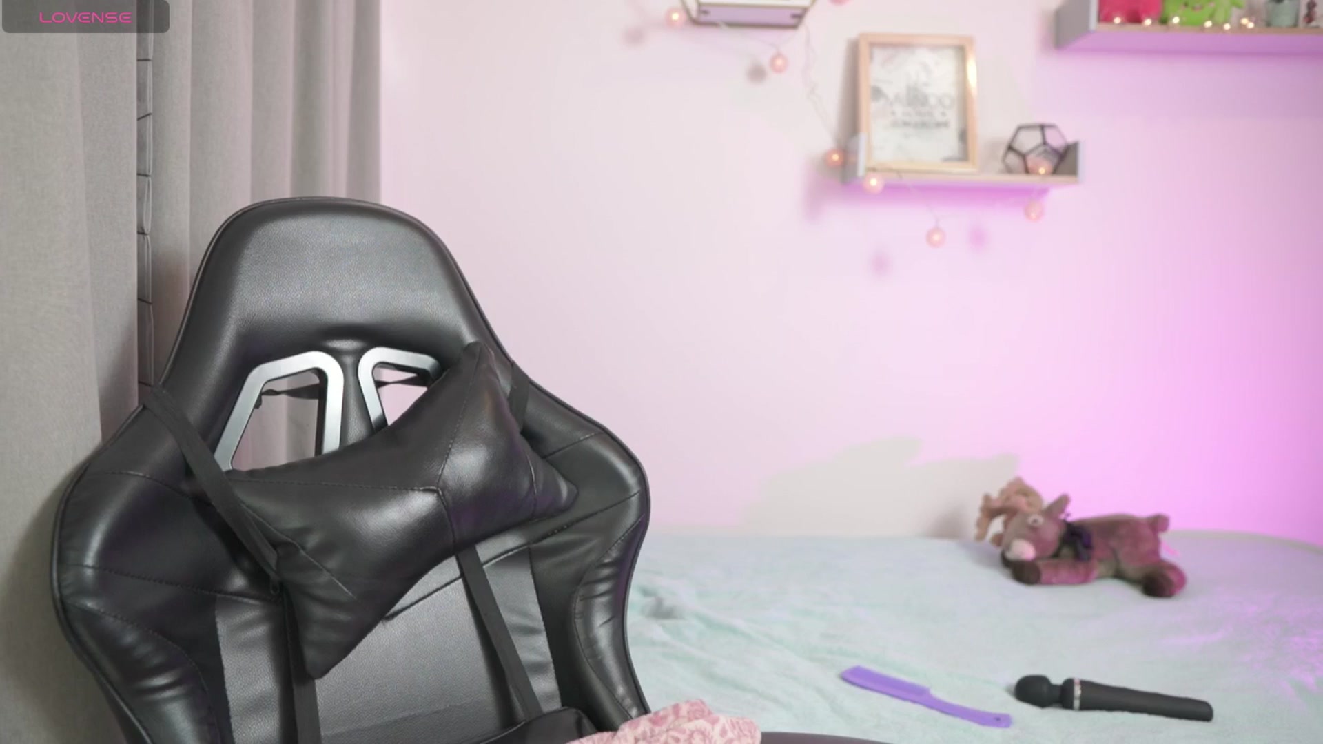 Gallery image thumbnail from Day_Anna's myfreecams stream on, 04/18/2026, 20:16 image 18 of 20