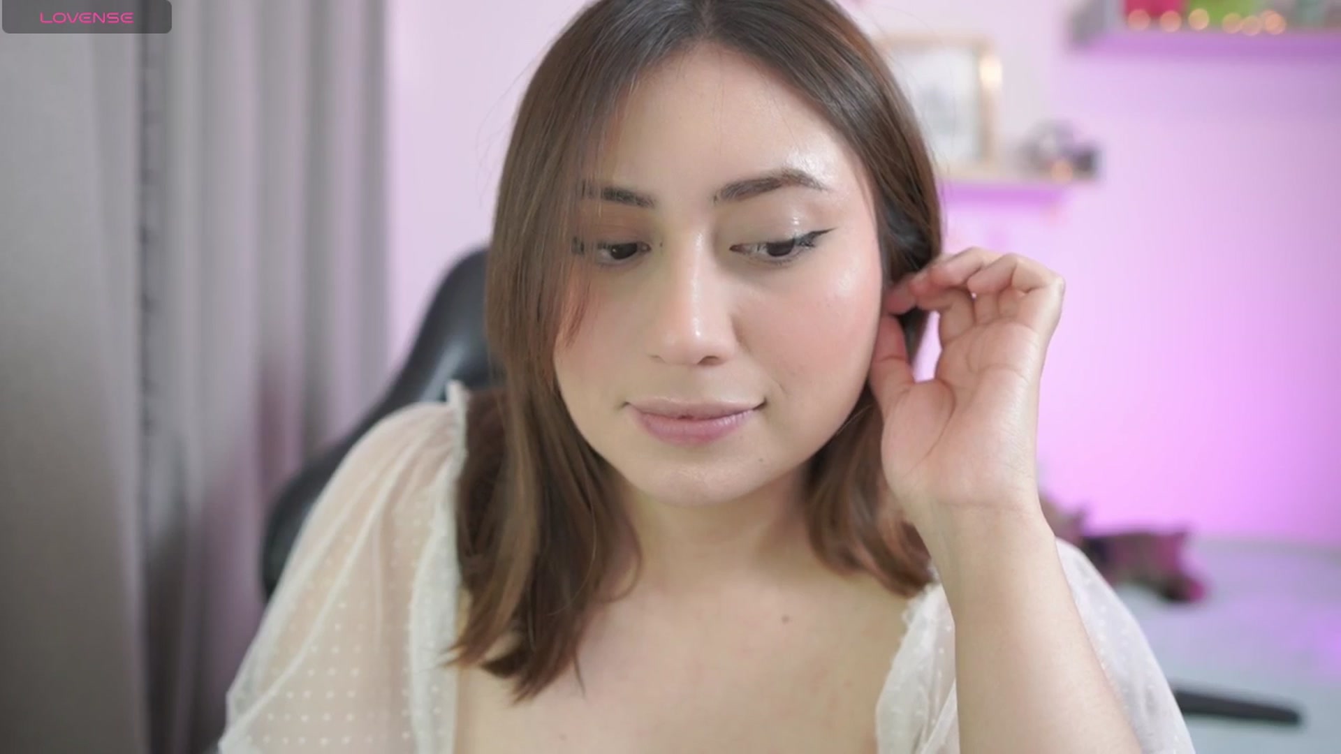 Gallery image thumbnail from Day_Anna's myfreecams stream on, 04/18/2026, 21:31 image 13 of 20