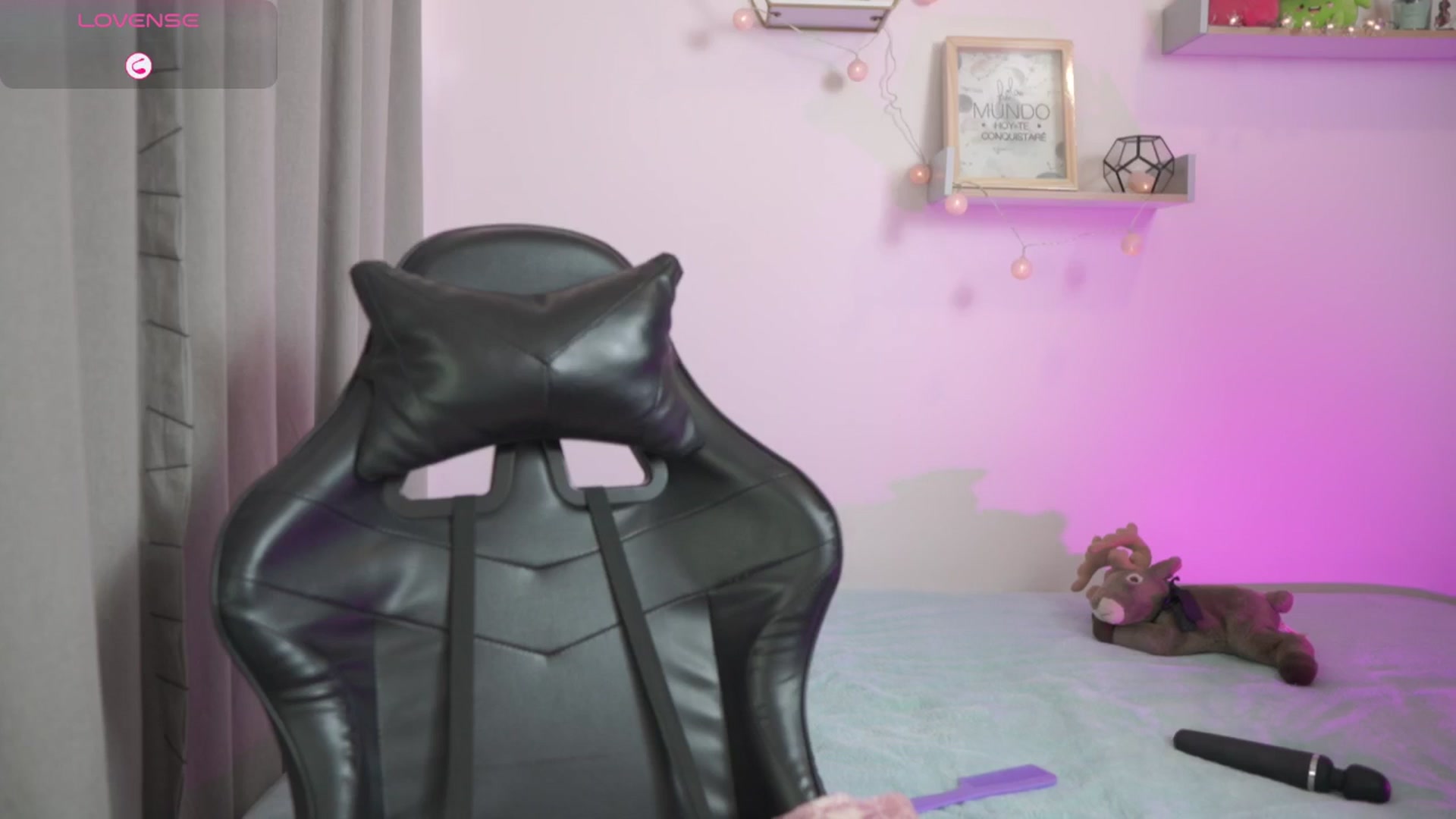 Gallery image thumbnail from Day_Anna's myfreecams stream on, 04/22/2026, 18:56 image 11 of 20