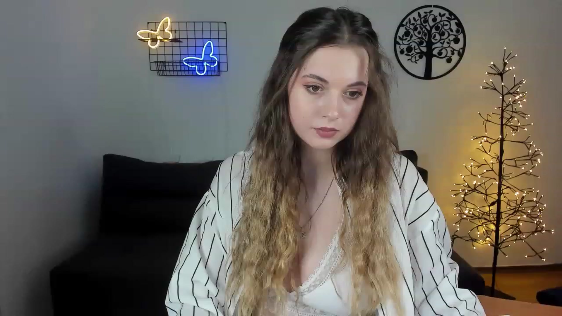 Gallery image thumbnail from DayanaHale's myfreecams stream on, 07/12/2023, 14:32 image 5 of 20