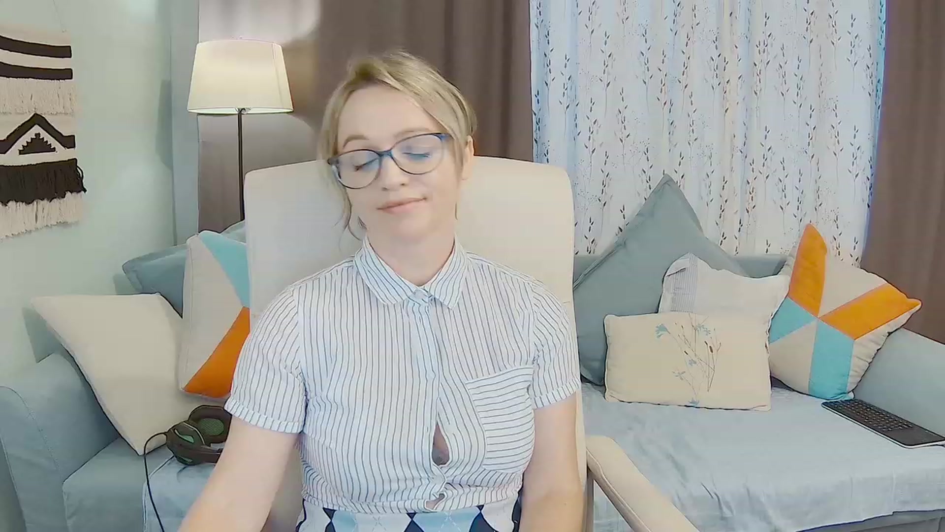 Gallery image thumbnail from DazzlingSmile's myfreecams stream on, 07/02/2023, 14:17 image 3 of 20