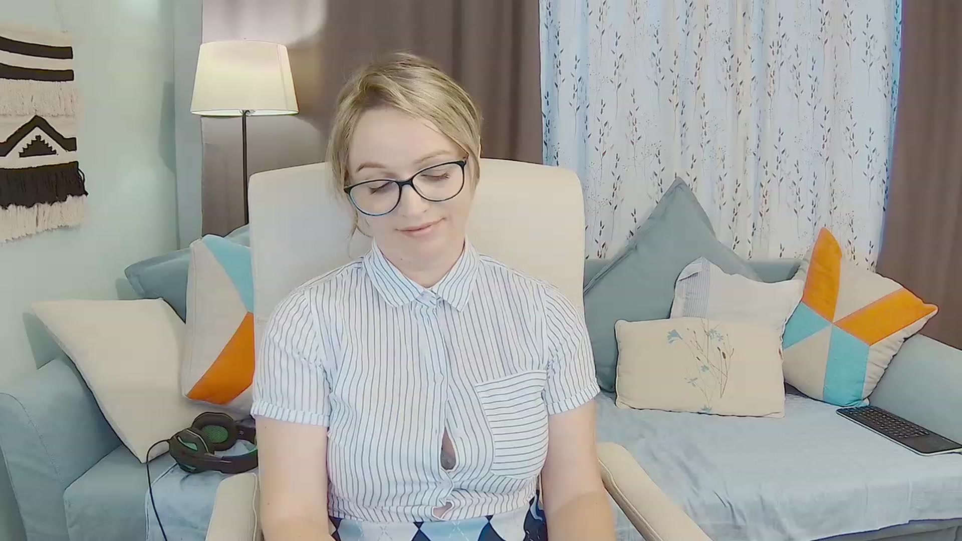 Gallery image thumbnail from DazzlingSmile's myfreecams stream on, 07/02/2023, 14:17 image 1 of 20