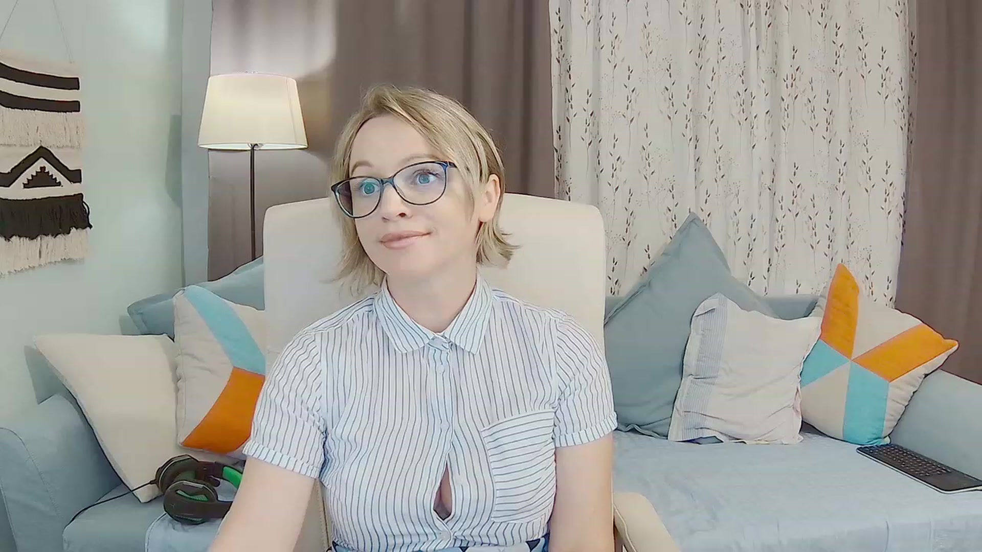 Gallery image thumbnail from DazzlingSmile's myfreecams stream on, 07/02/2023, 18:52 image 16 of 20
