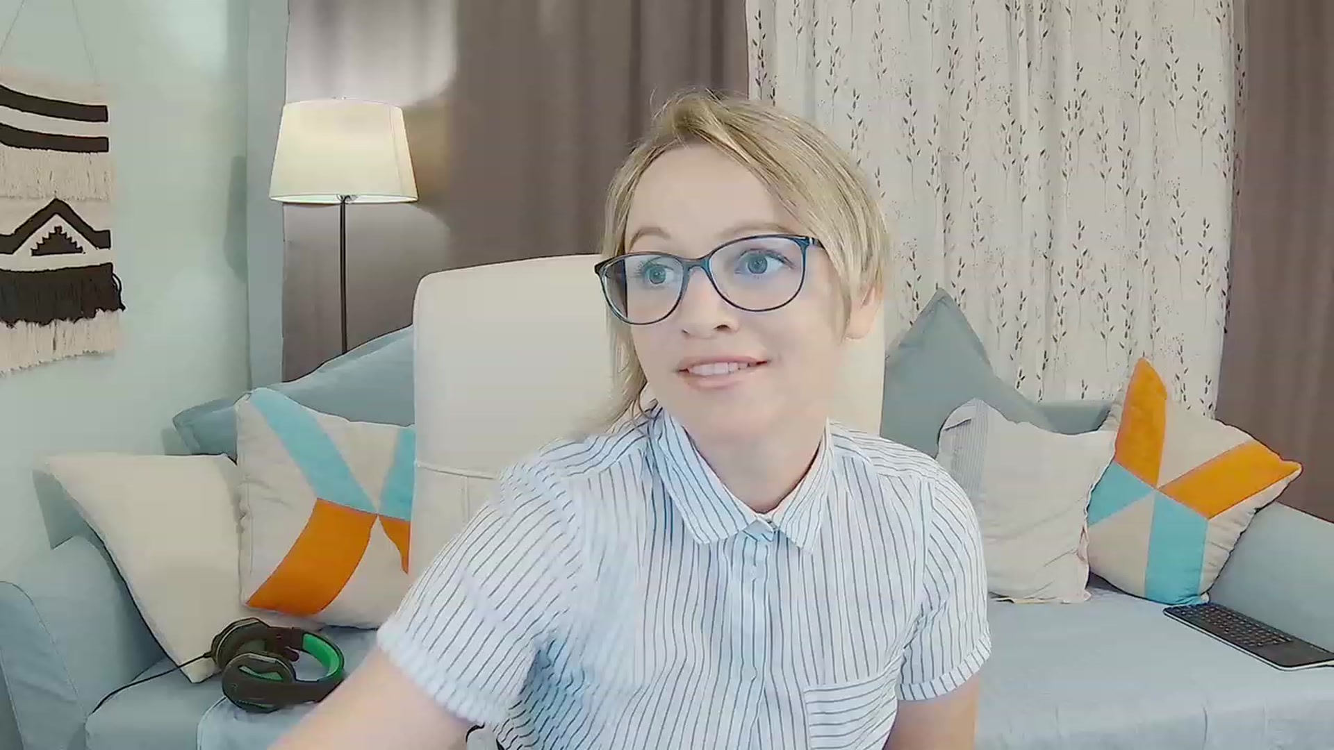 Gallery image thumbnail from DazzlingSmile's myfreecams stream on, 07/02/2023, 18:52 image 3 of 20