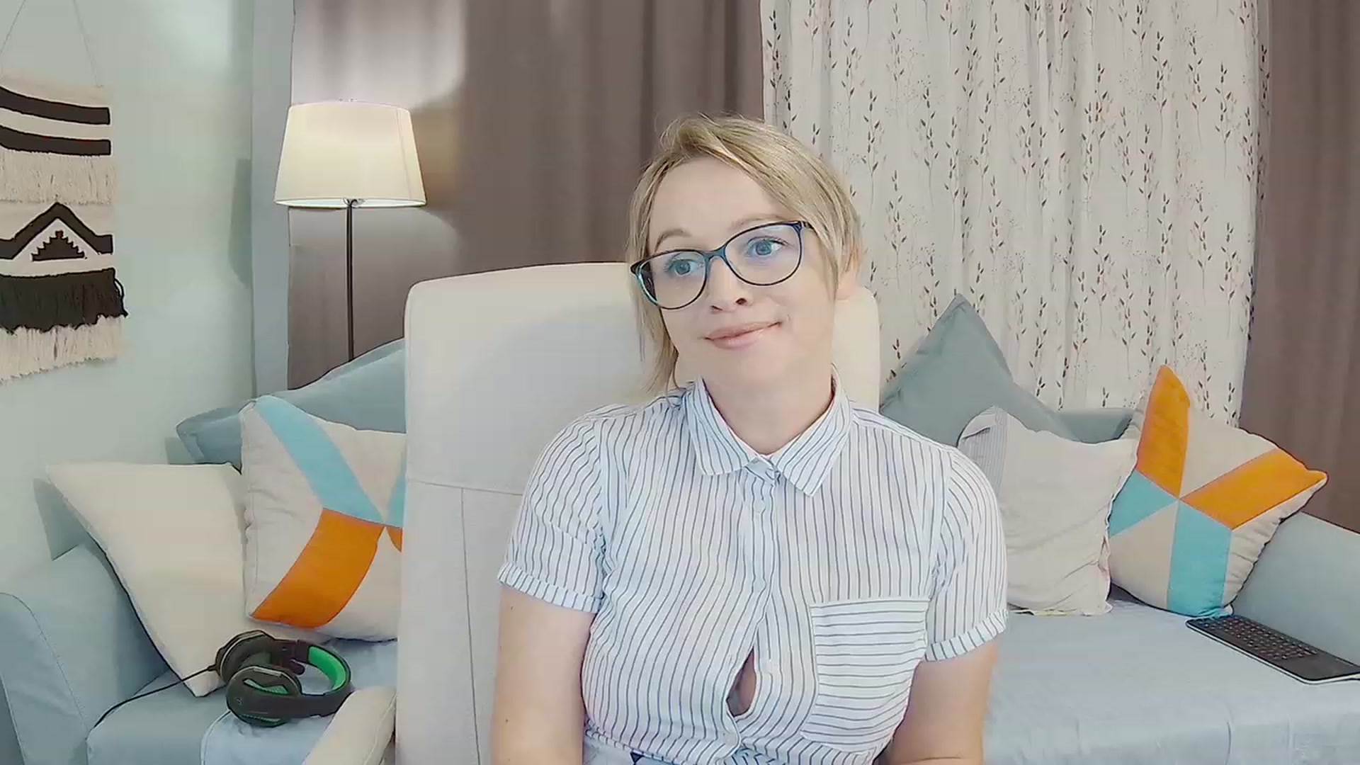 Gallery image thumbnail from DazzlingSmile's myfreecams stream on, 07/02/2023, 18:52 image 9 of 20