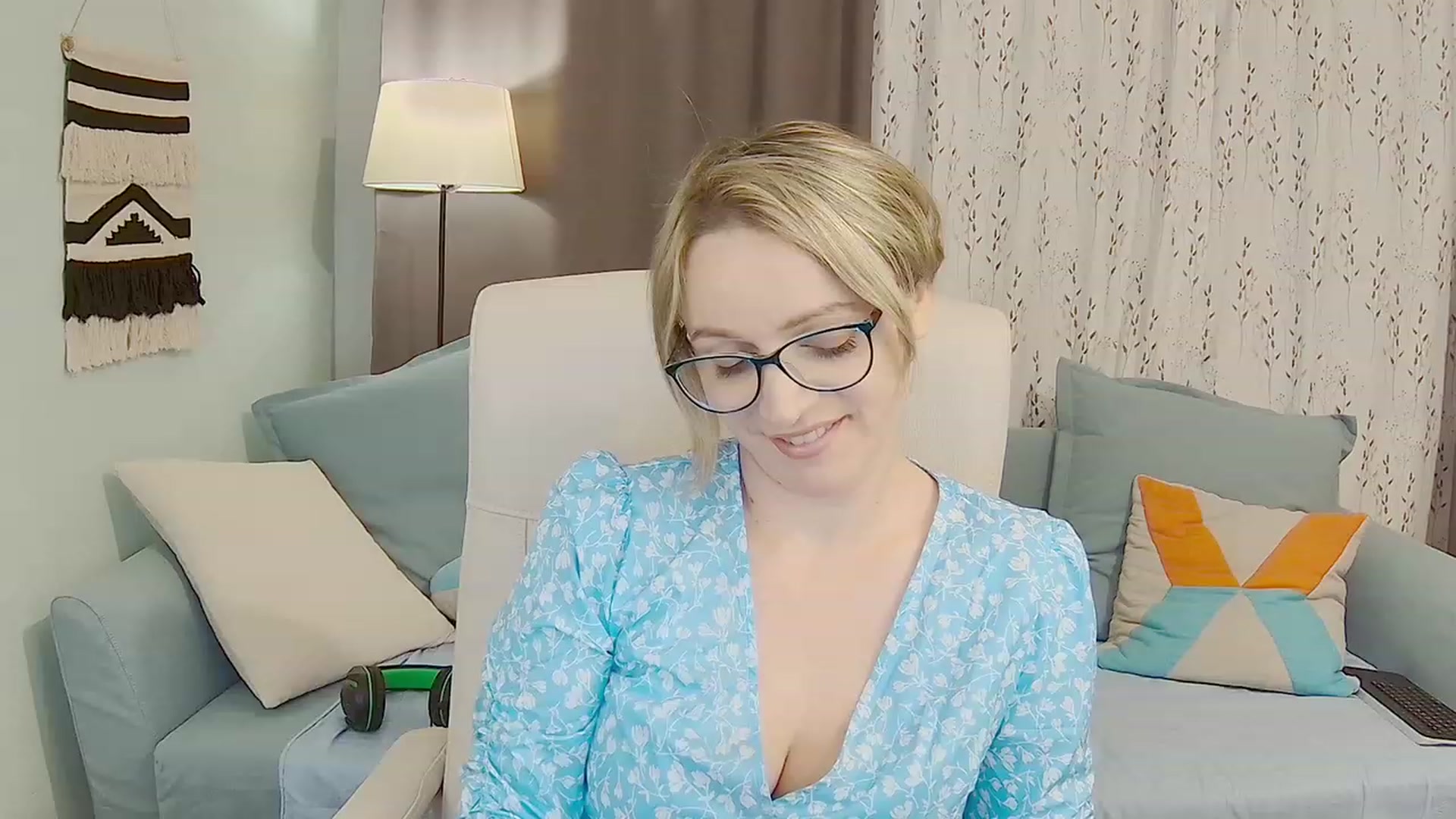 Gallery image thumbnail from DazzlingSmile's myfreecams stream on, 07/22/2023, 17:35 image 7 of 20