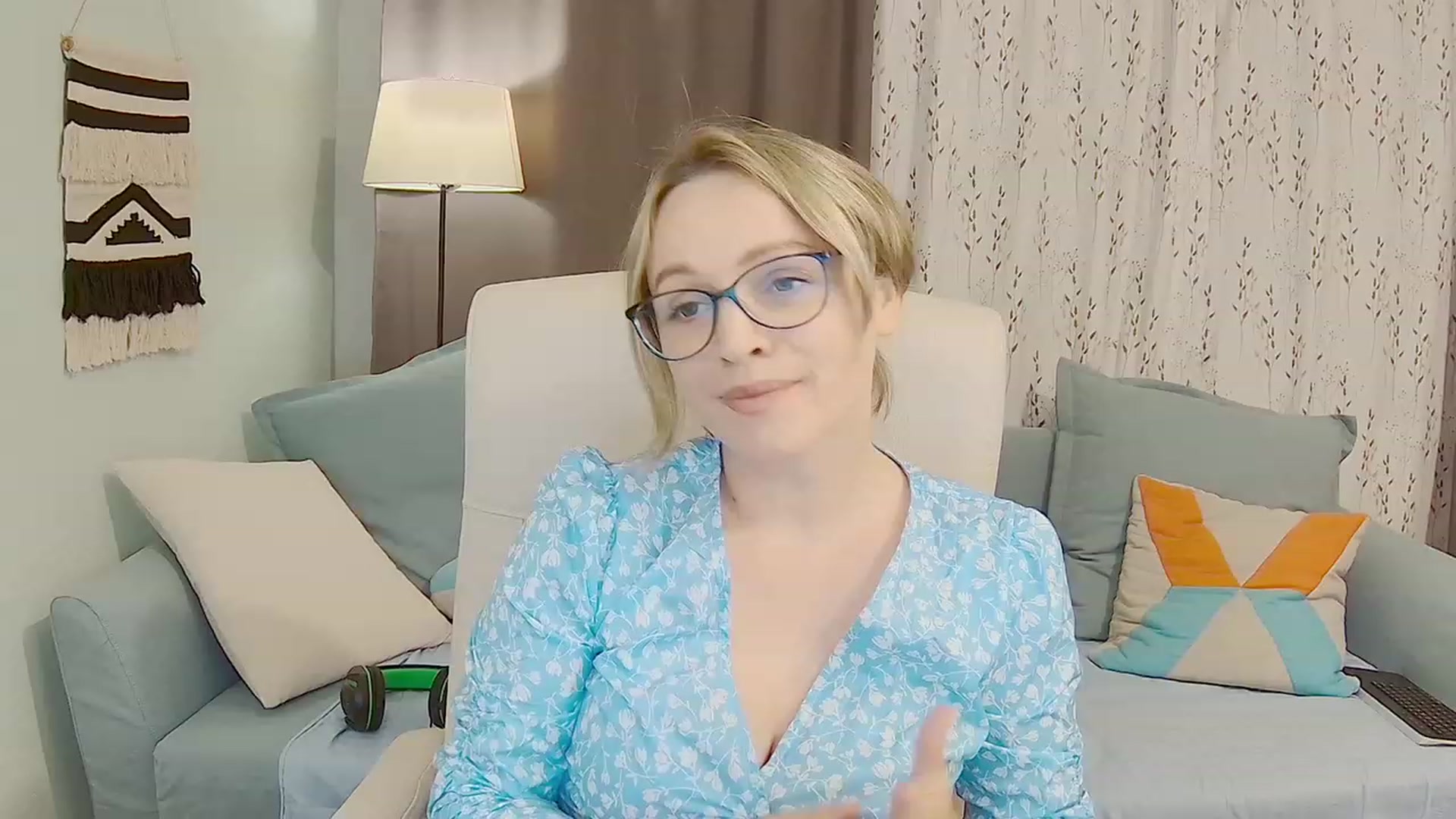 Gallery image thumbnail from DazzlingSmile's myfreecams stream on, 07/22/2023, 17:35 image 11 of 20