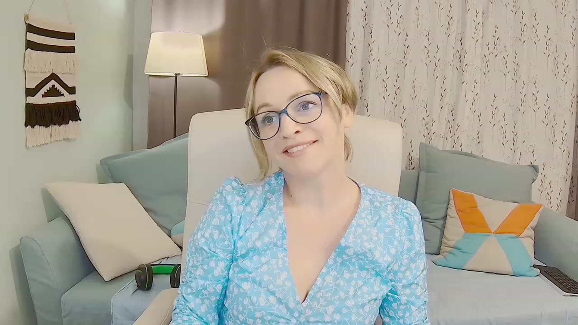 Gallery image thumbnail from DazzlingSmile's myfreecams stream on, 07/22/2023, 17:35 image 10 of 20