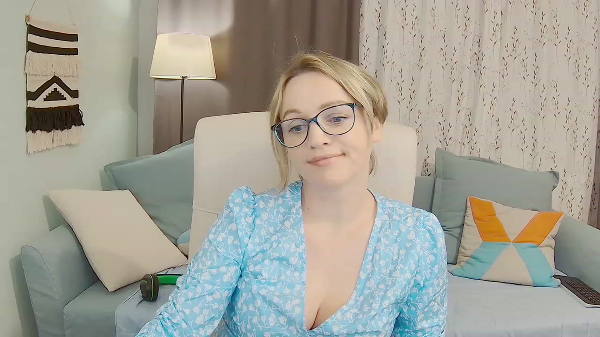 Gallery image thumbnail from DazzlingSmile's myfreecams stream on, 07/22/2023, 17:35 image 15 of 20