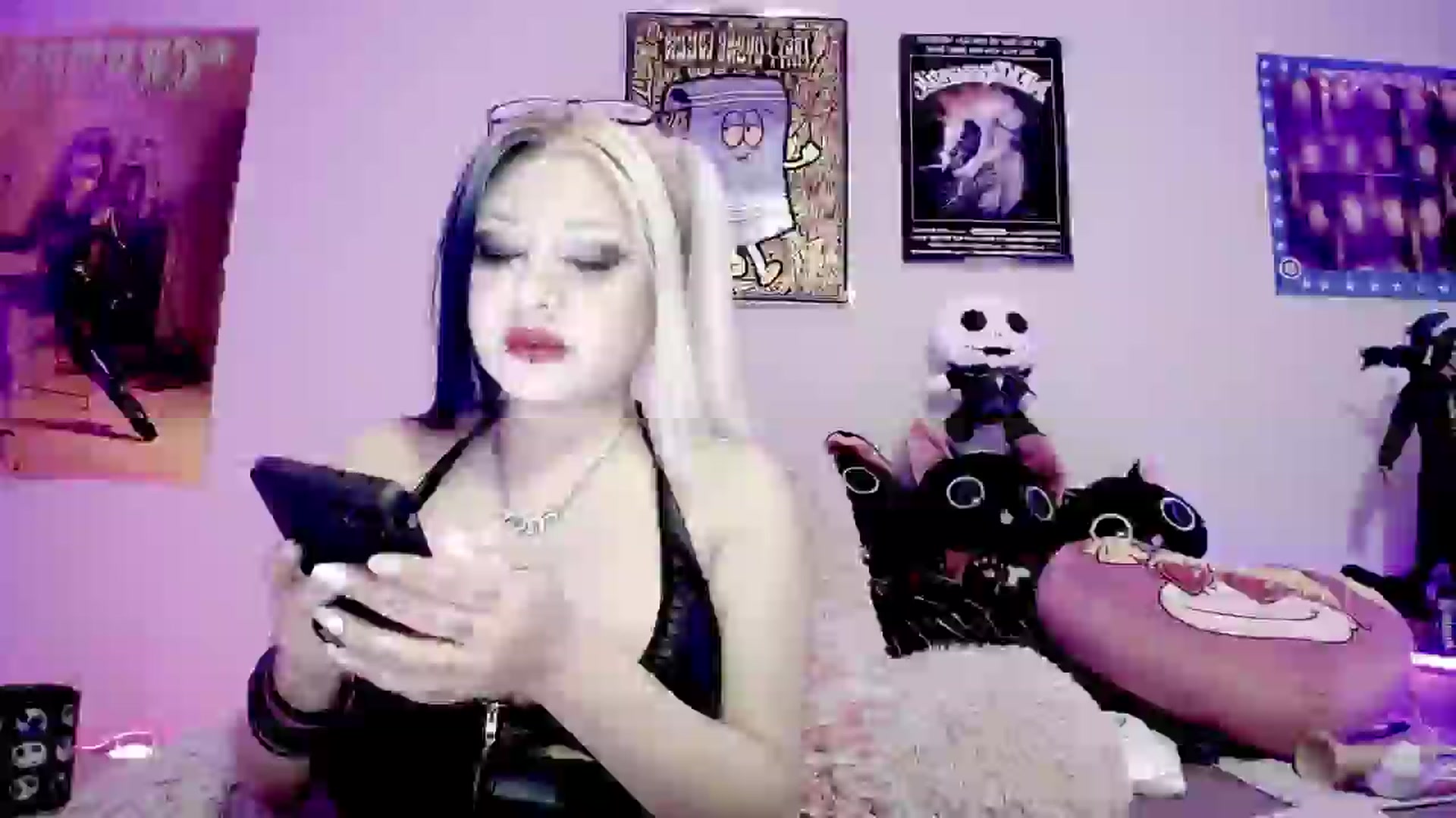 Gallery image thumbnail from DeVille's myfreecams stream on, 05/22/2024, 23:06 image 20 of 20