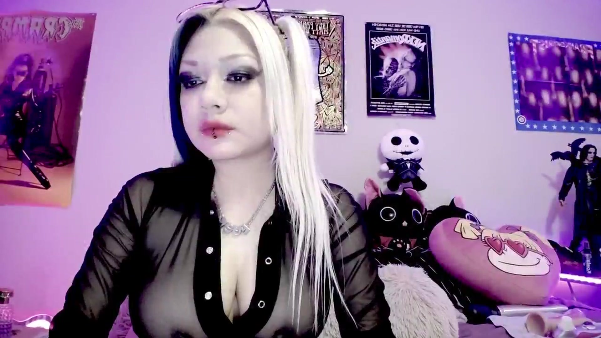 Gallery image thumbnail from DeVille's myfreecams stream on, 05/24/2024, 13:54 image 8 of 20