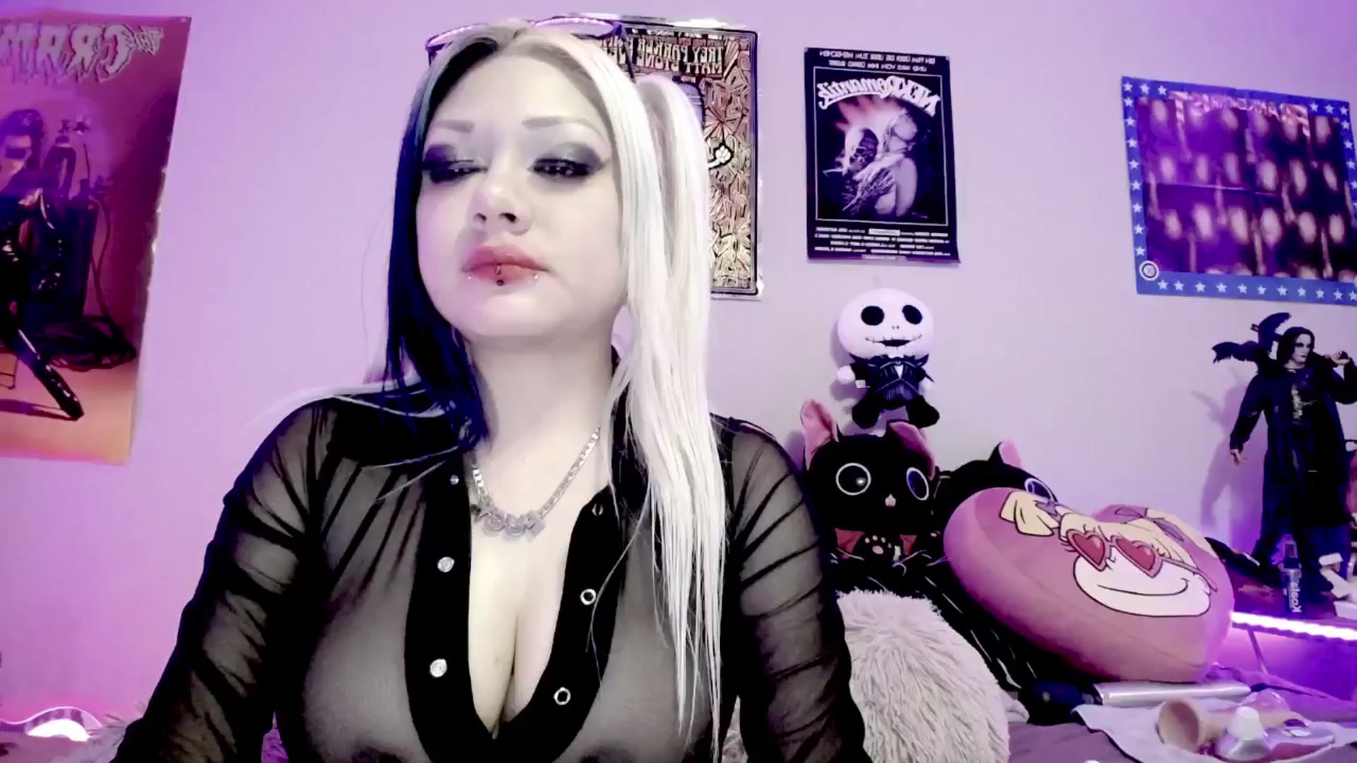 Gallery image thumbnail from DeVille's myfreecams stream on, 05/24/2024, 13:54 image 1 of 20
