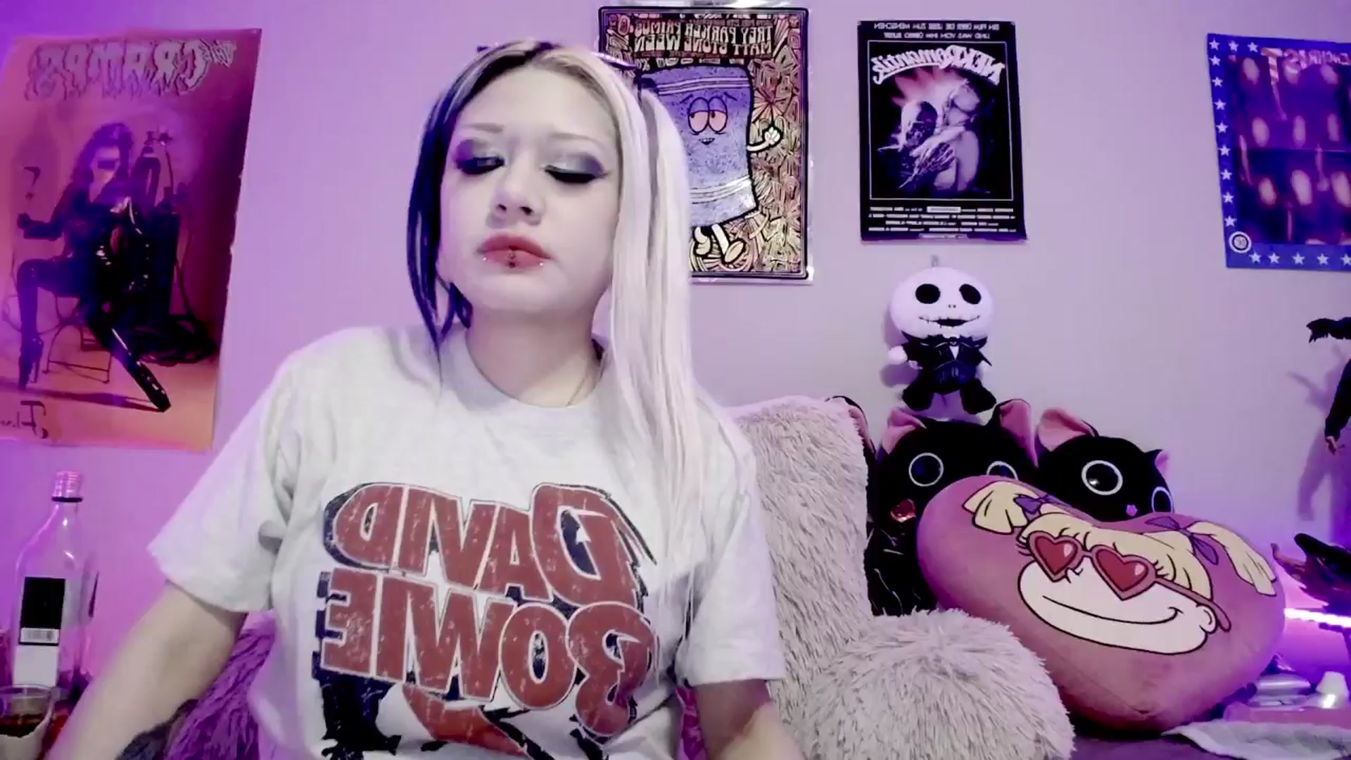Gallery image thumbnail from DeVille's myfreecams stream on, 06/08/2024, 21:17 image 17 of 20