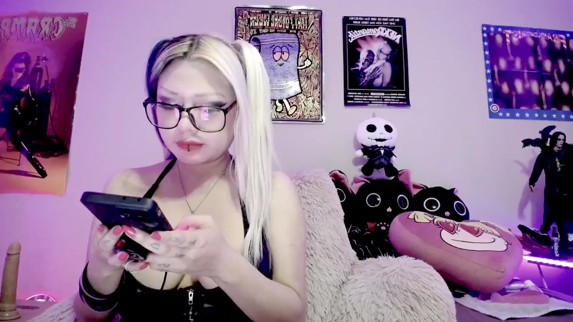 Gallery image thumbnail from DeVille's myfreecams stream on, 06/09/2024, 17:11 image 9 of 20