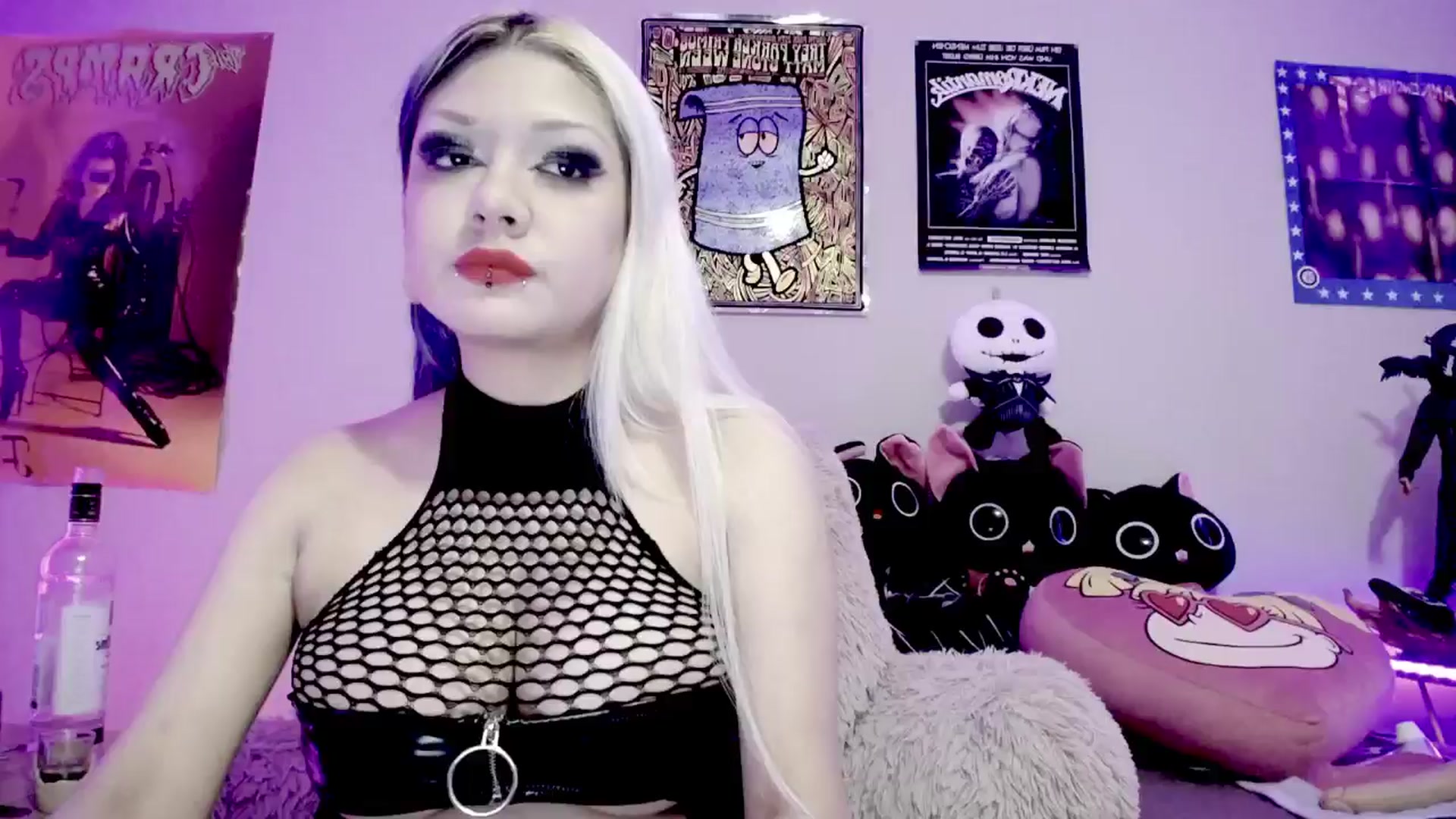 Gallery image thumbnail from DeVille's myfreecams stream on, 06/10/2024, 19:43 image 6 of 20