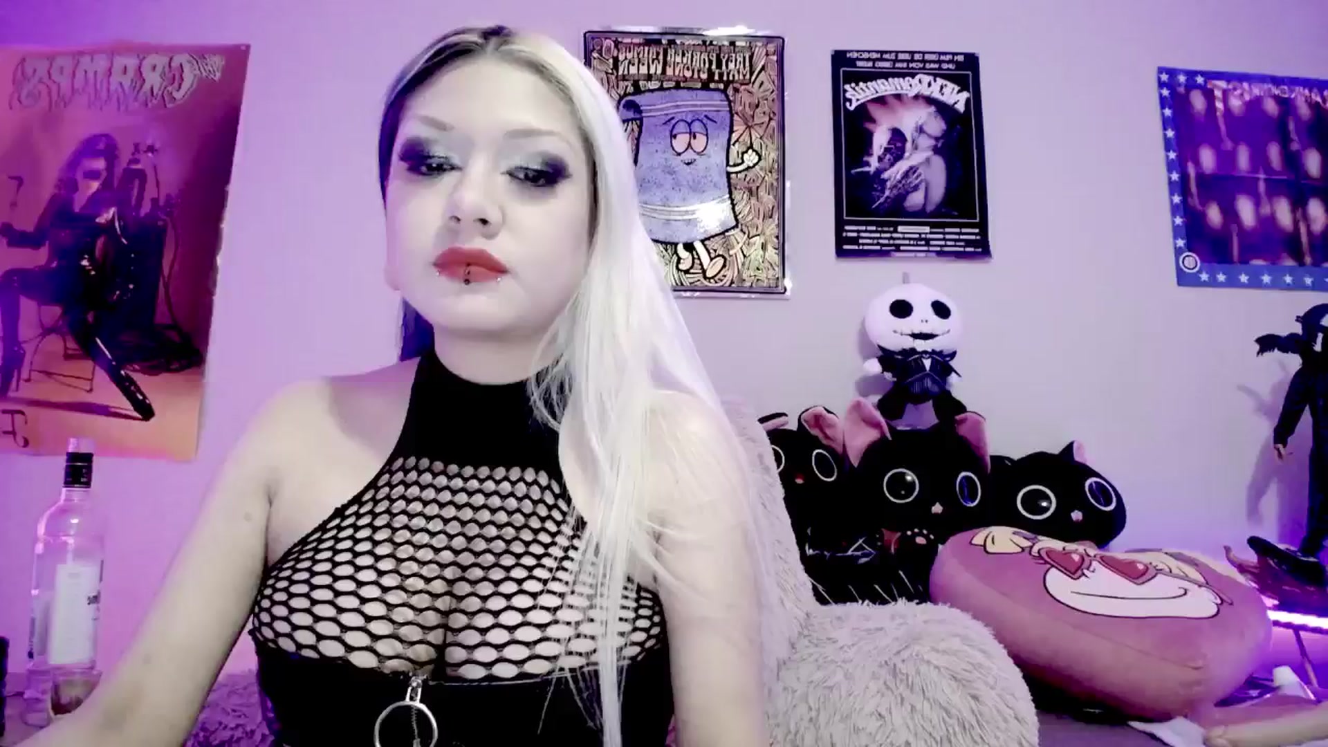 Gallery image thumbnail from DeVille's myfreecams stream on, 06/10/2024, 19:43 image 10 of 20