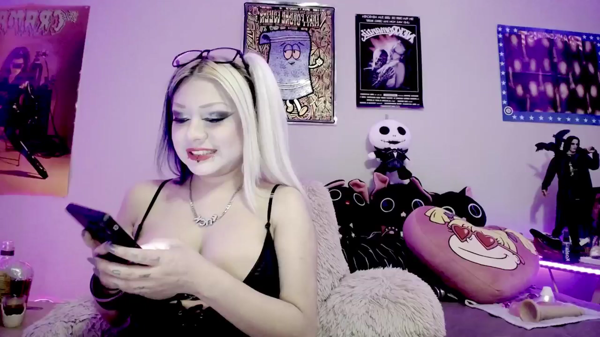 Gallery image thumbnail from DeVille's myfreecams stream on, 06/16/2024, 04:59 image 19 of 20