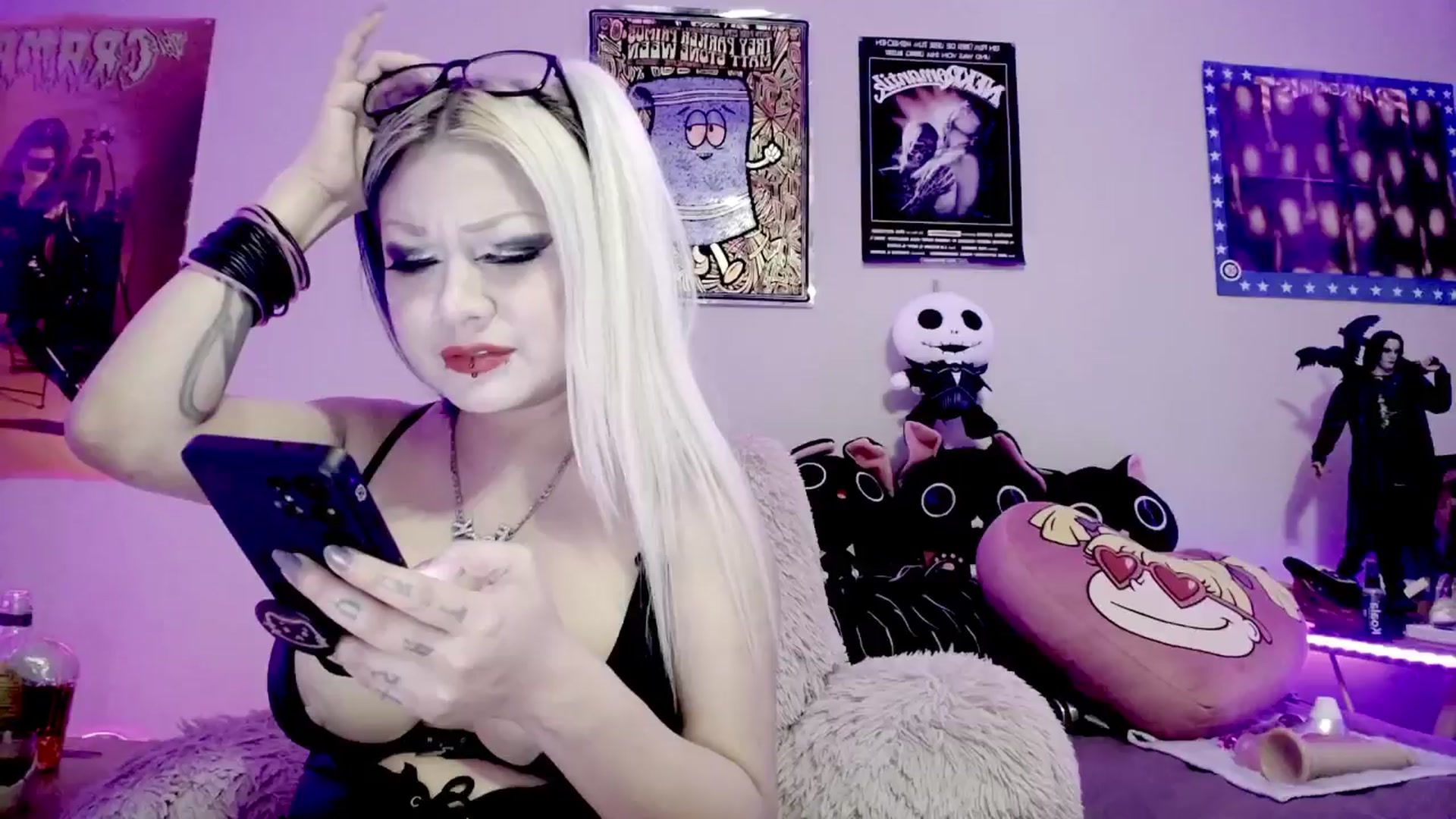 Gallery image thumbnail from DeVille's myfreecams stream on, 06/16/2024, 04:59 image 20 of 20