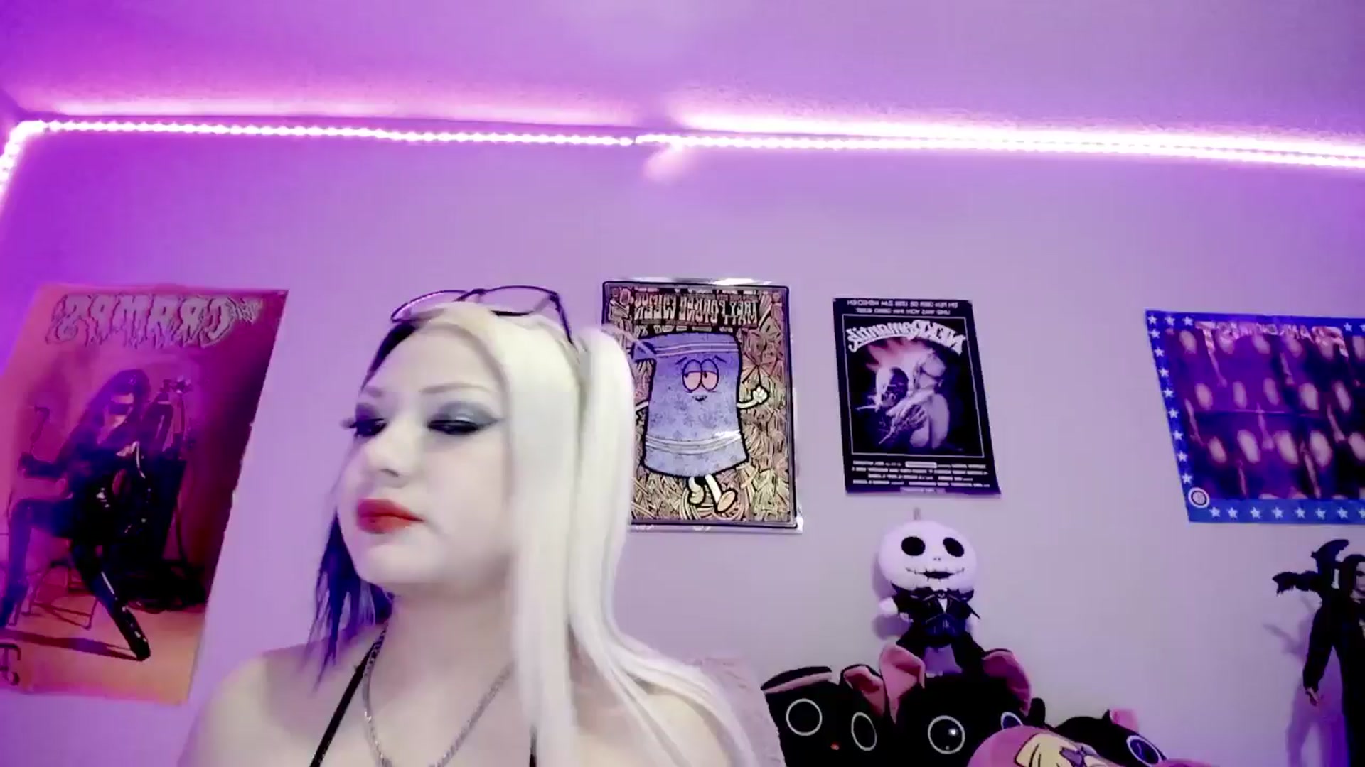 Gallery image thumbnail from DeVille's myfreecams stream on, 06/22/2024, 22:11 image 5 of 20