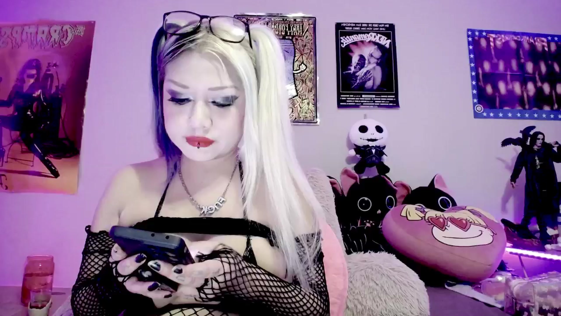 Gallery image thumbnail from DeVille's myfreecams stream on, 07/02/2024, 06:33 image 10 of 20
