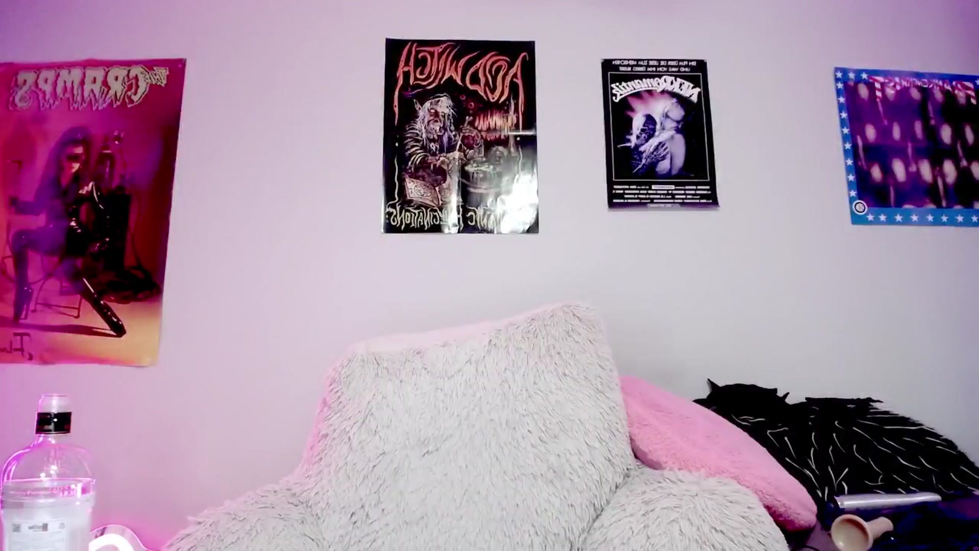 Gallery image thumbnail from DeVille's myfreecams stream on, 09/23/2025, 21:21 image 8 of 20