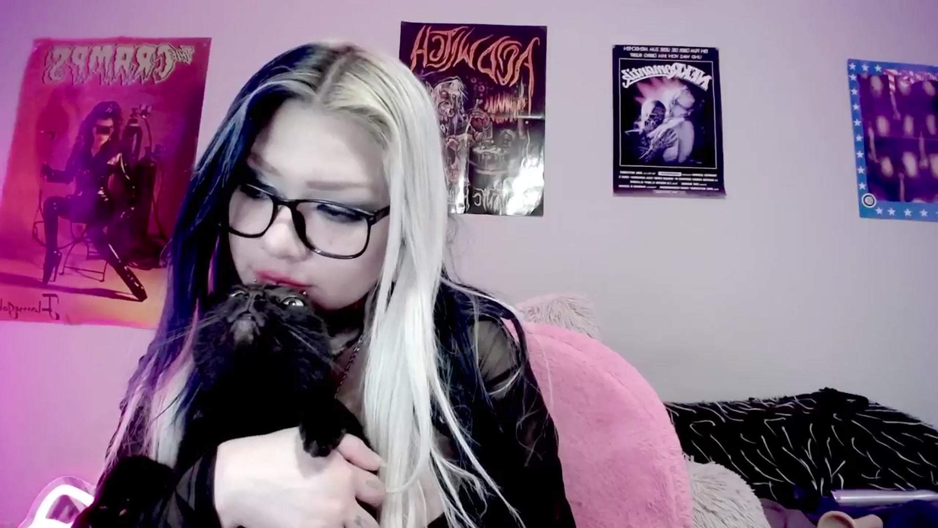 Gallery image thumbnail from DeVille's myfreecams stream on, 09/23/2025, 23:44 image 2 of 20
