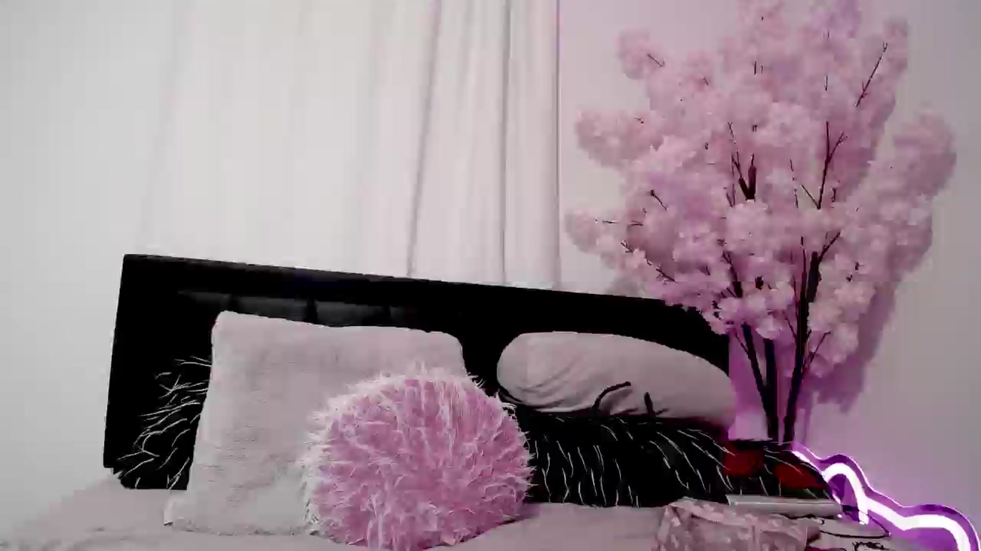 Gallery image thumbnail from DeVille's myfreecams stream on, 04/28/2026, 08:07 image 12 of 20