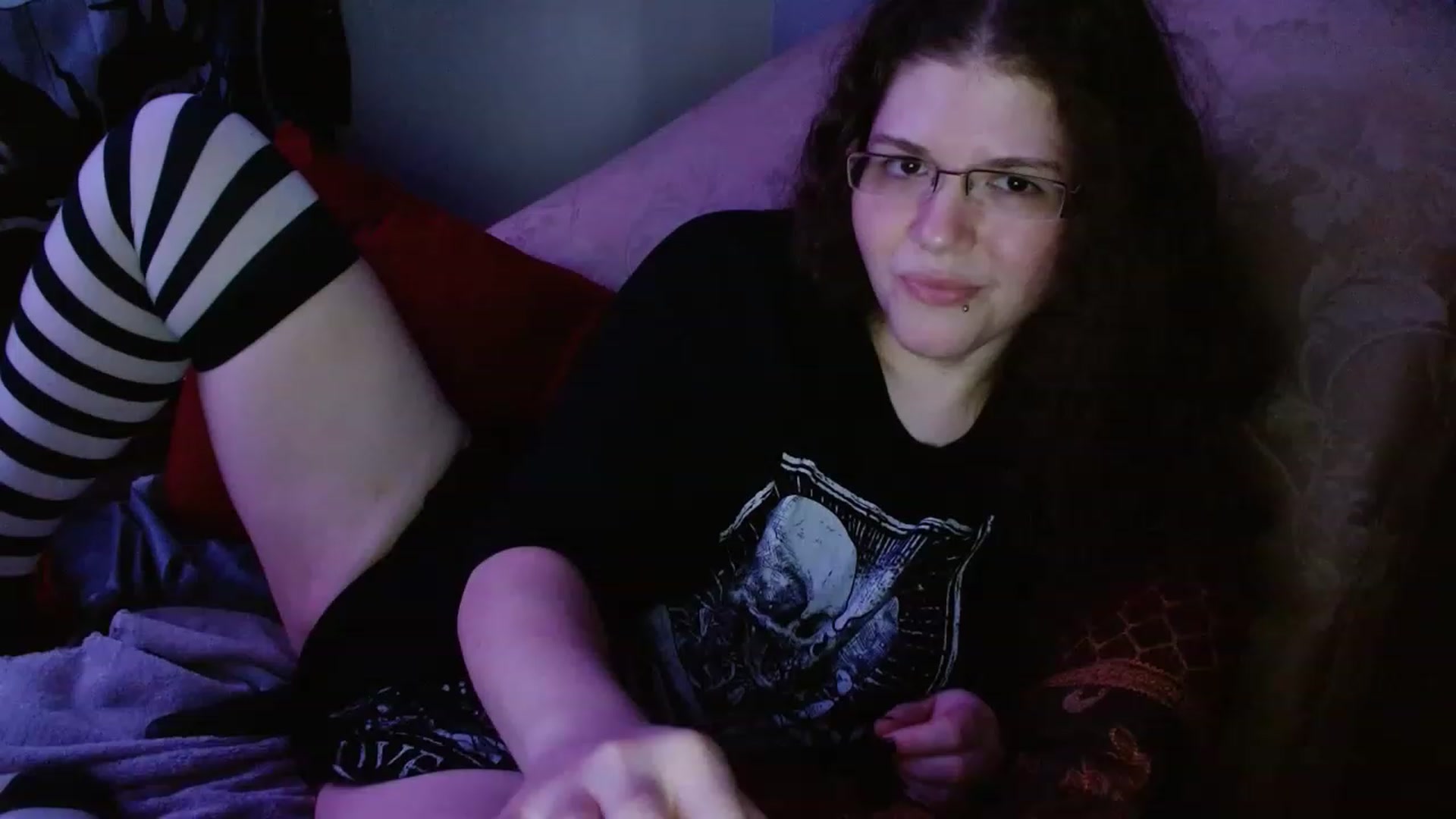 Gallery image thumbnail from DeaDonna's myfreecams stream on, 03/02/2023, 16:57 image 12 of 20